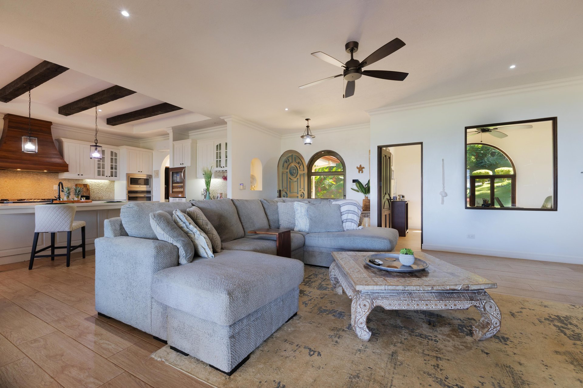 CASA ORQUIDEA – LUXURY HOME WITH OCEAN VIEWS IN GATED COMMUNITY