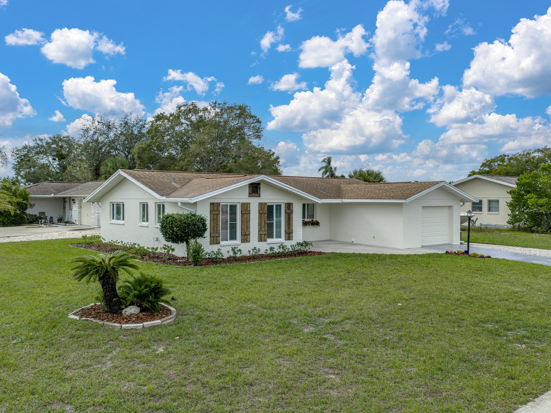 7824 LOTUS DR
