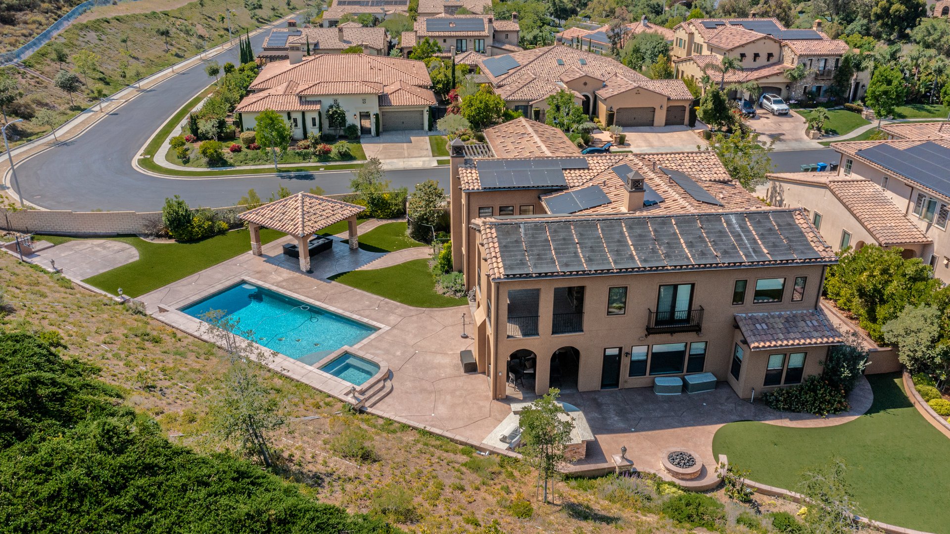 823 Via Sedona