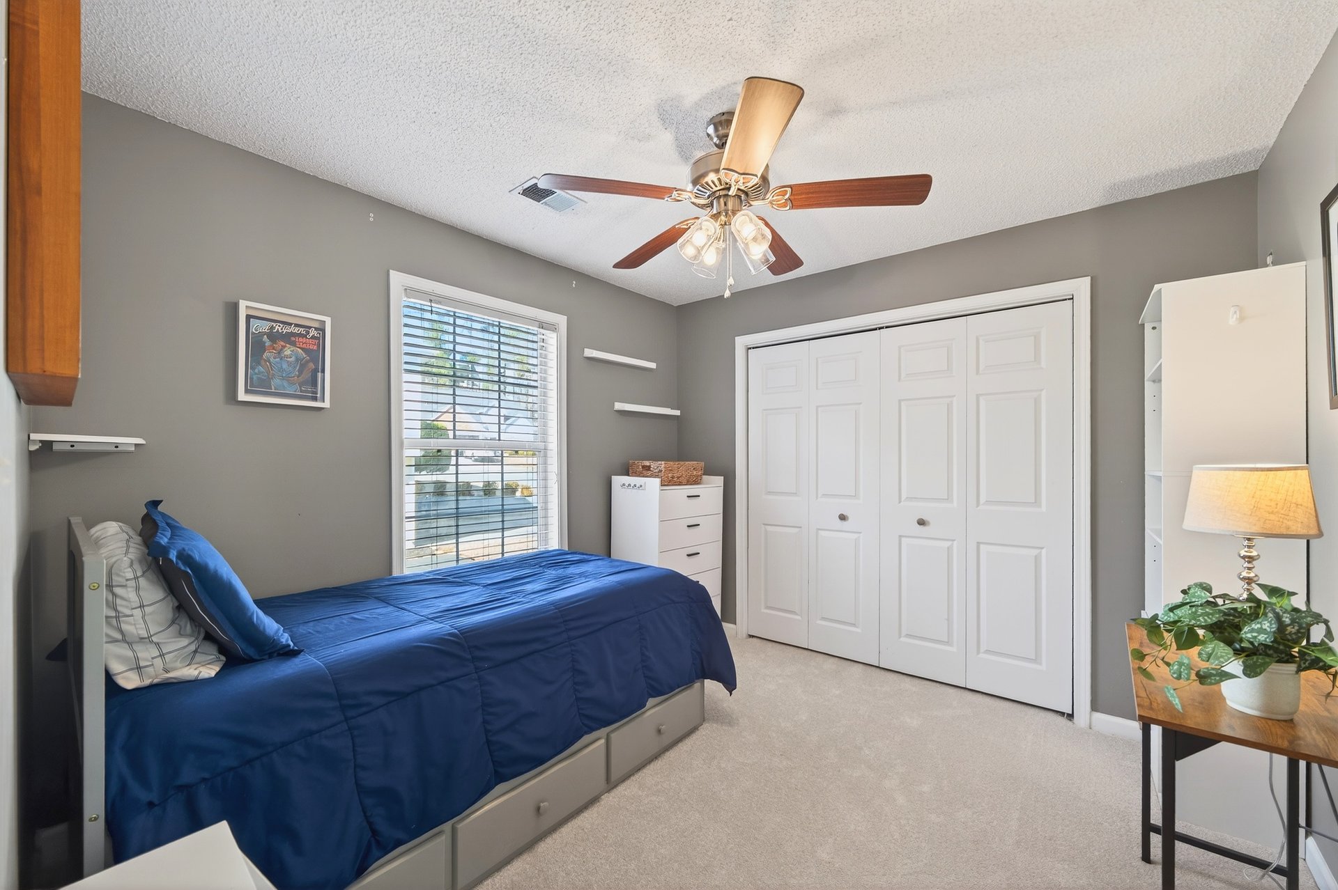 2700 Laurelwood Lane
