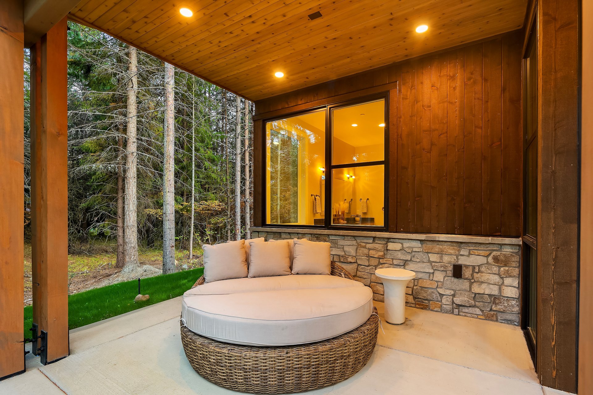 1130 Ruby King Loop