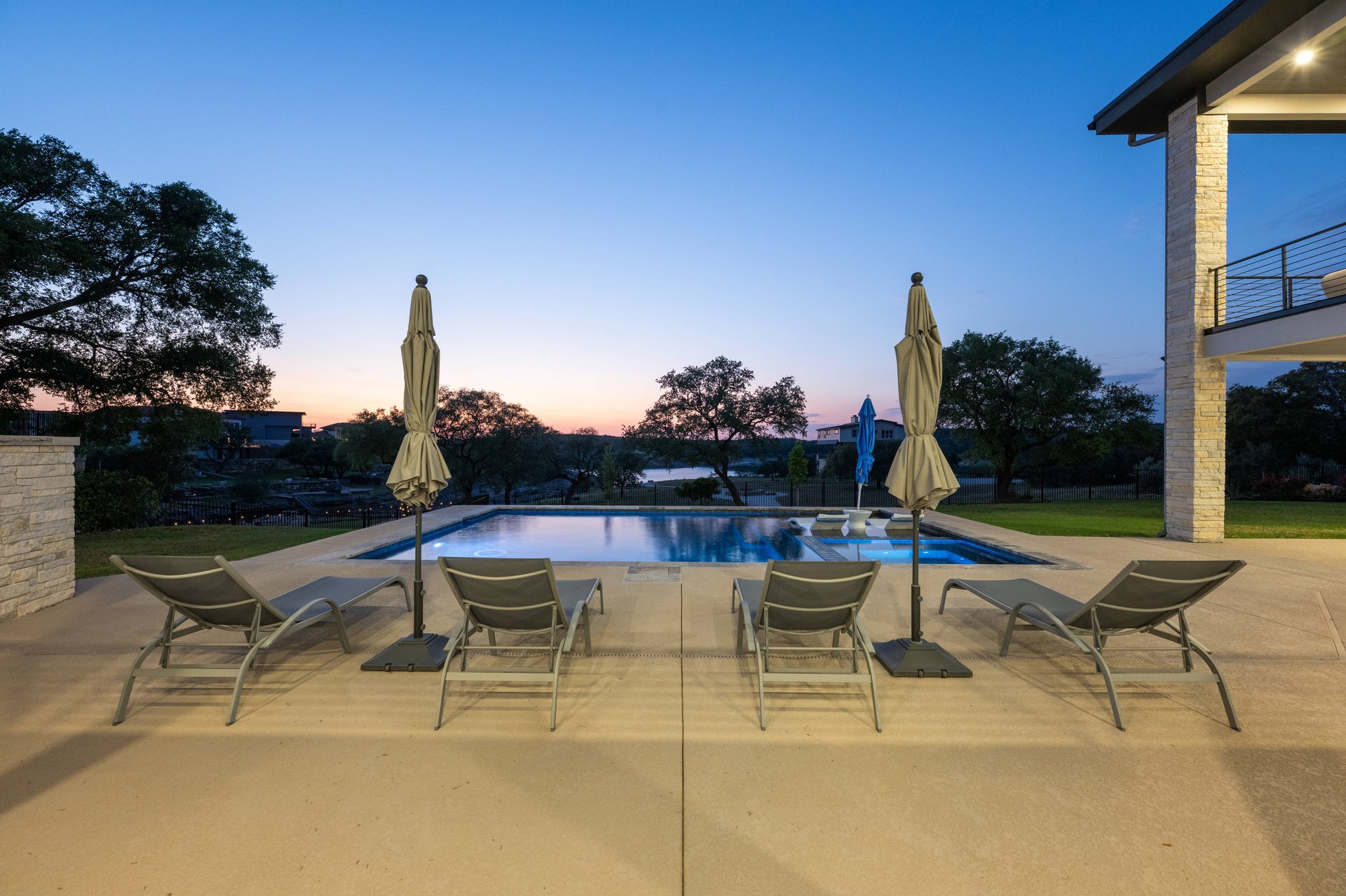 2912 Patriot Drive & 3002 Point Cove