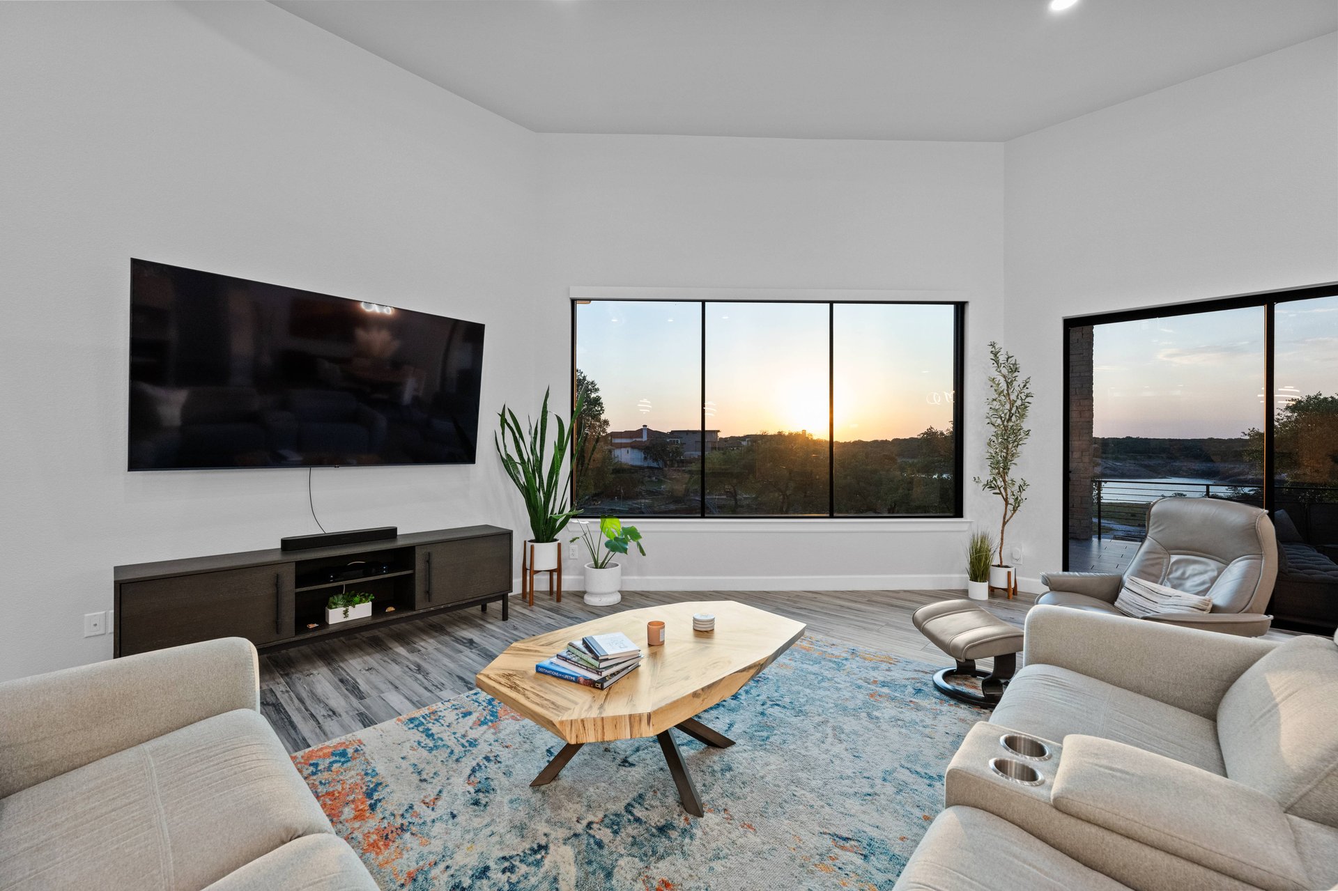 2912 Patriot Drive & 3002 Point Cove