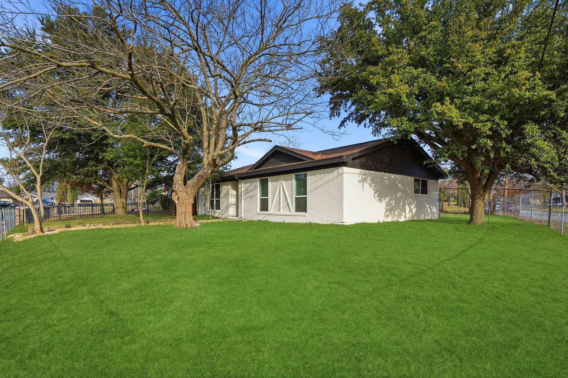 Shorelark Dr