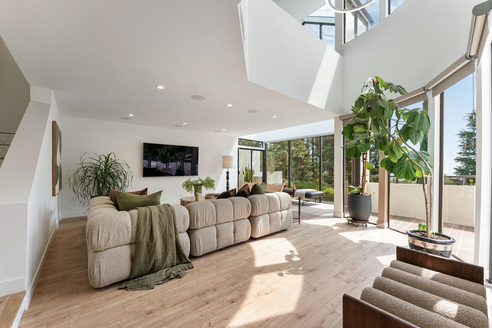 6469 Rodgerton Dr.