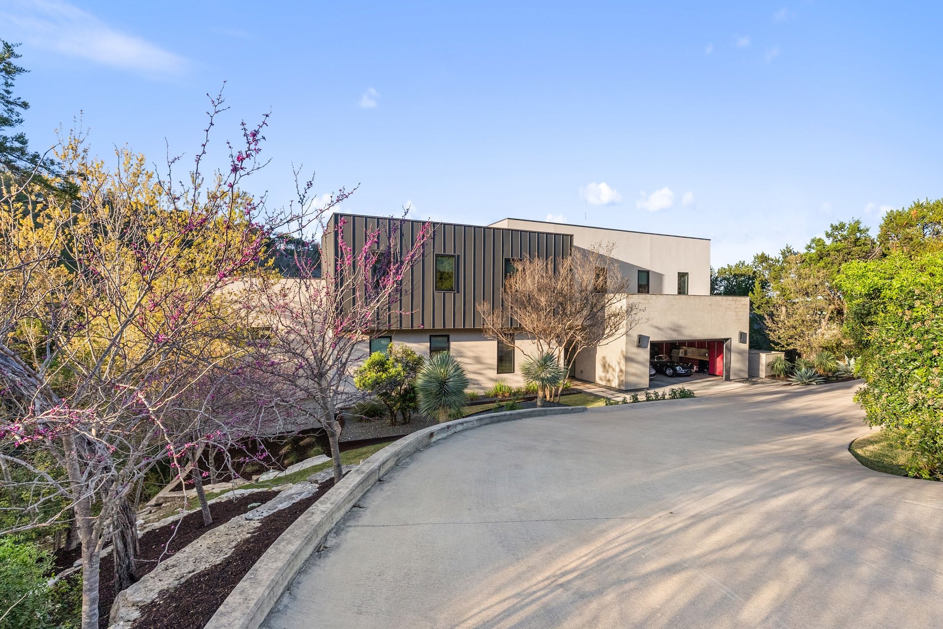 West Lake Hills Modern Sanctuary