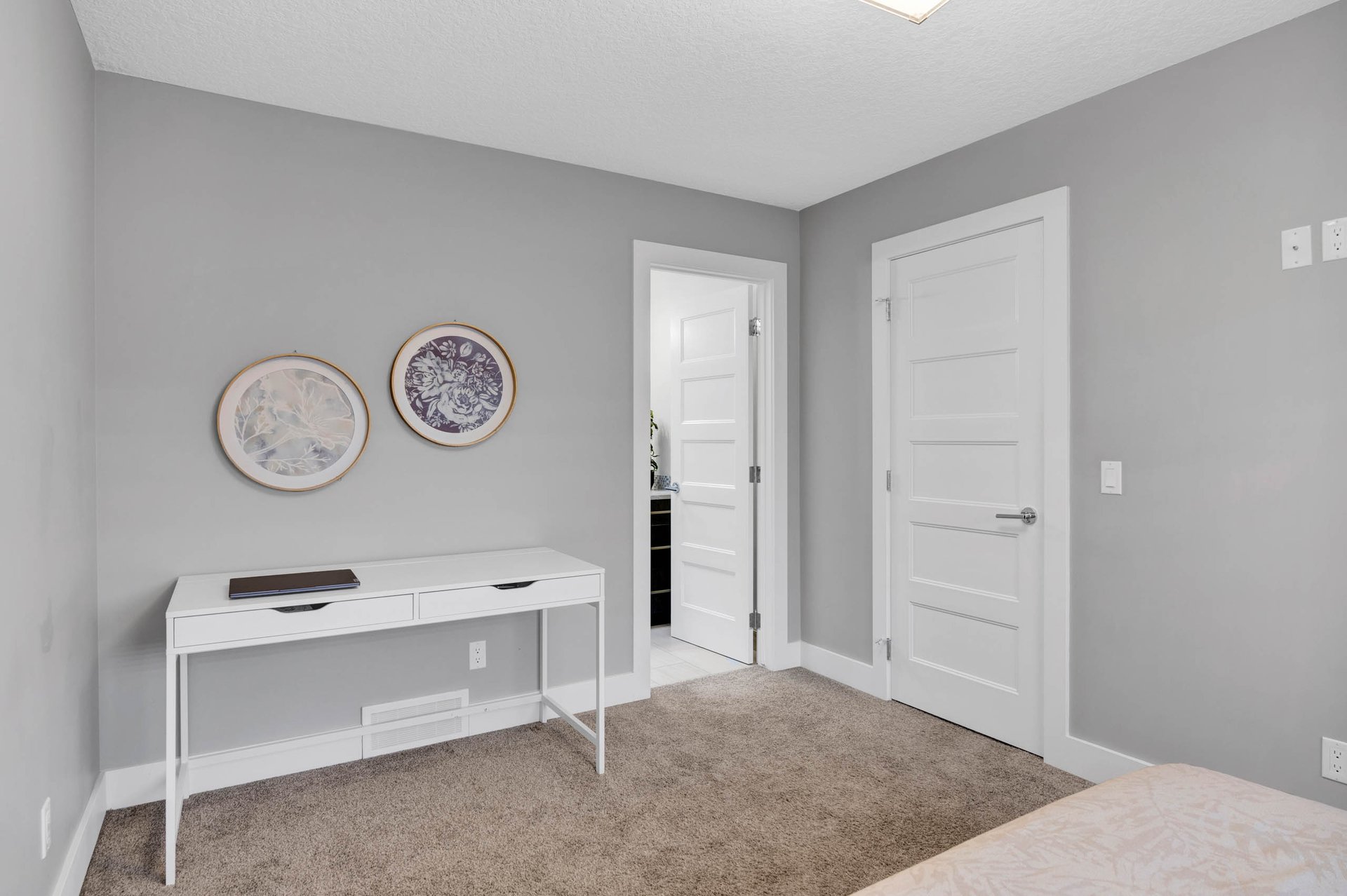 2816 34 Street SW Unit: 1