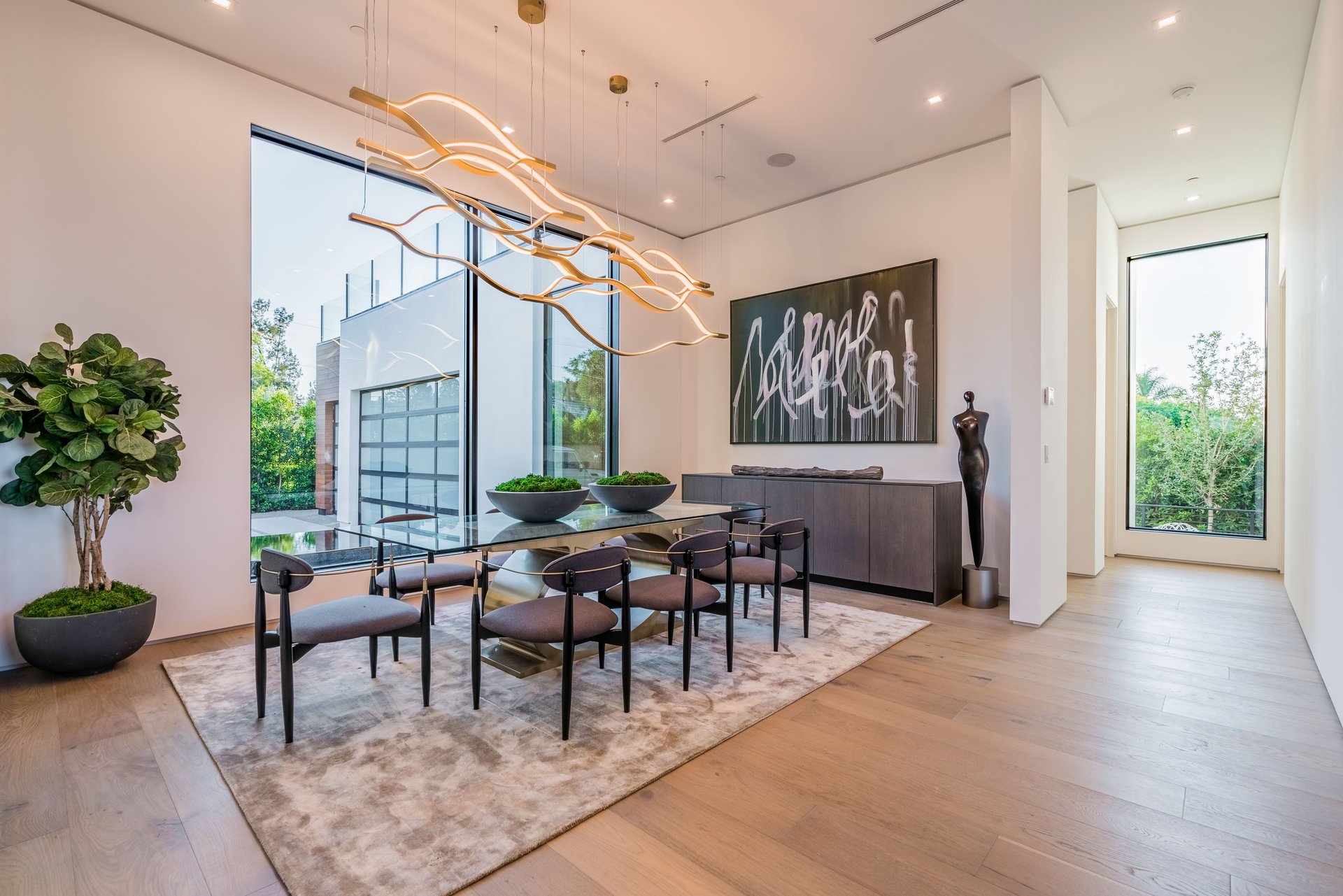 3958 Sunswept Dr