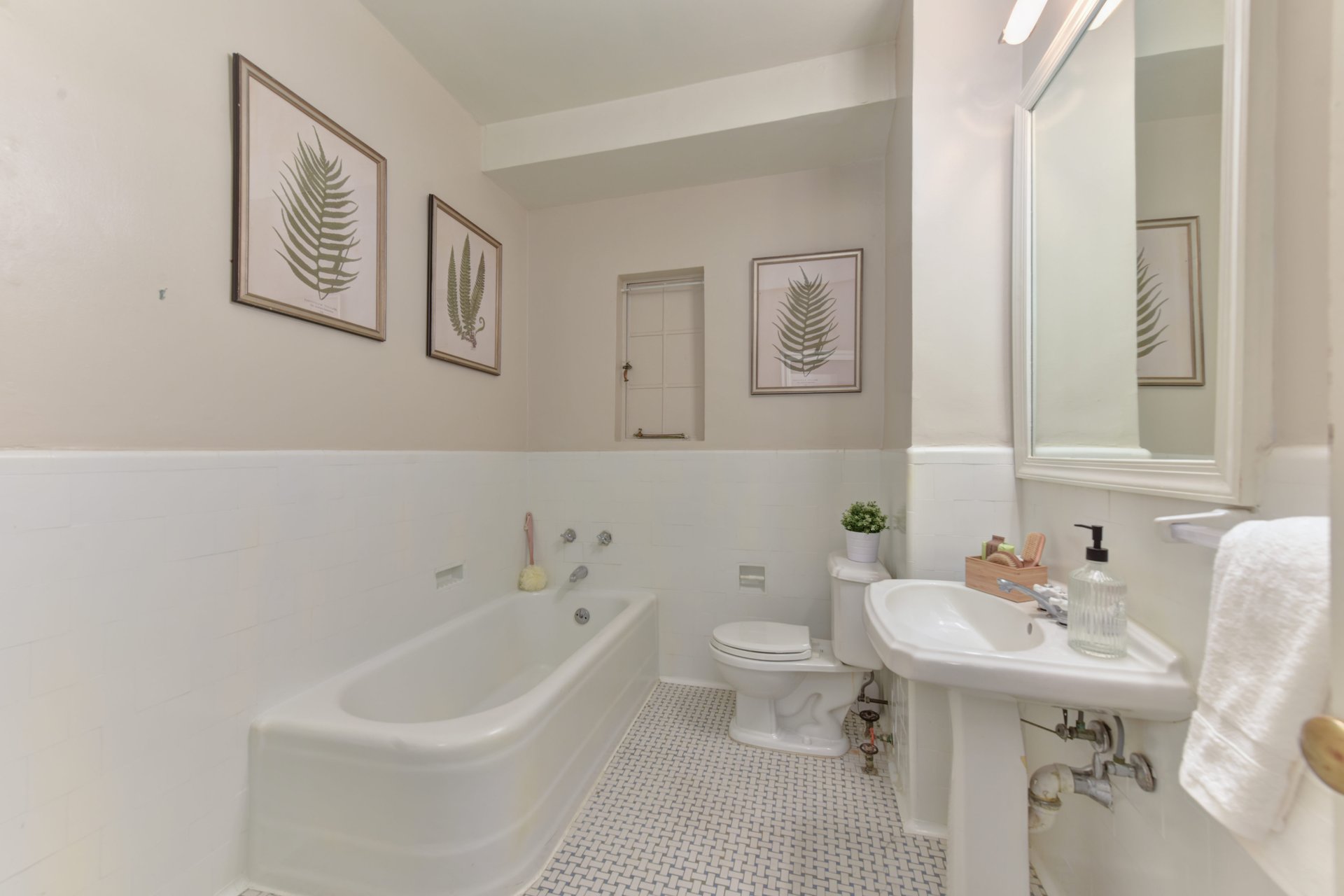 4700 Connecticut Ave NW, #206