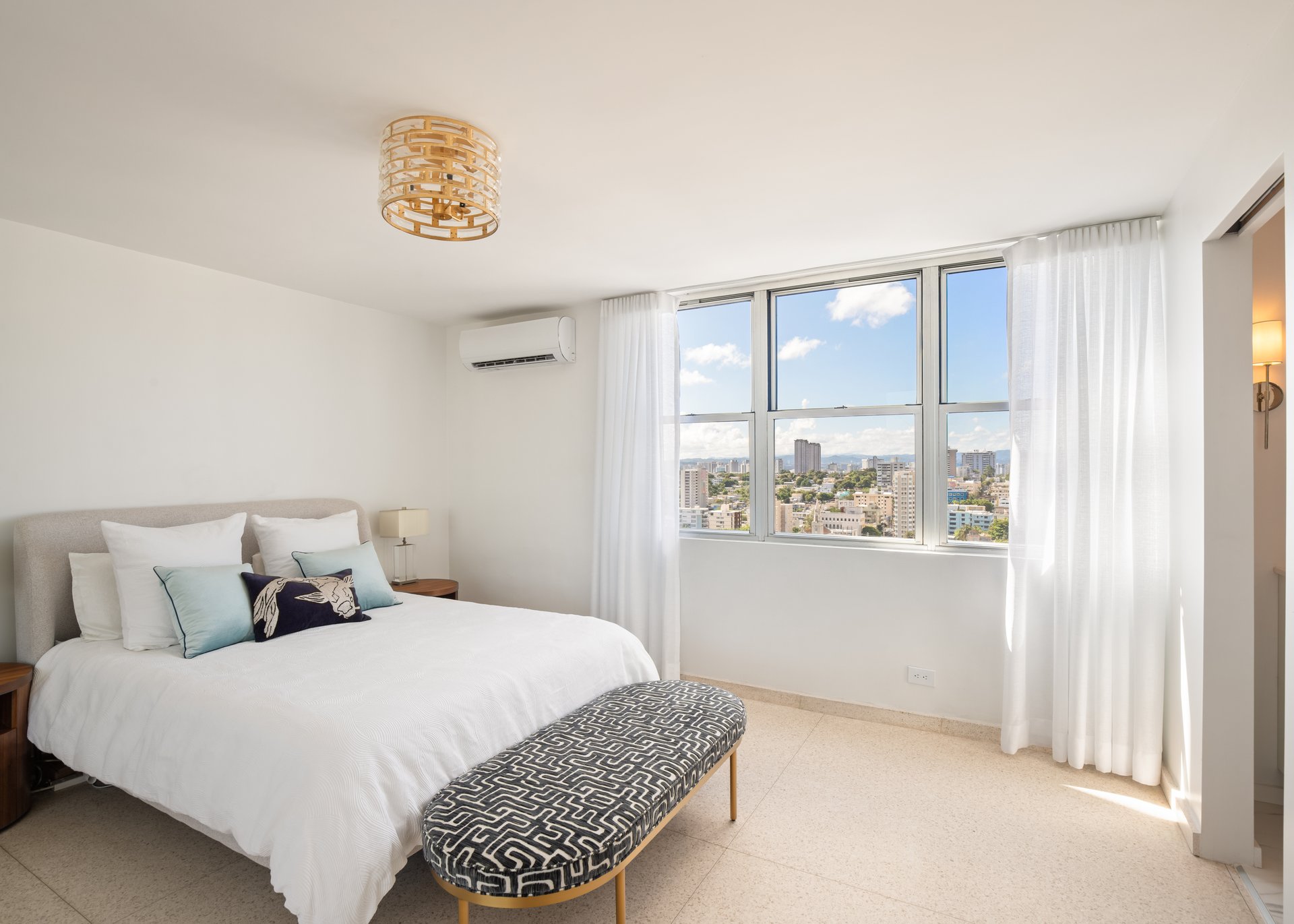 Cond. PRILA #17C, 70 Kings Court, Condado