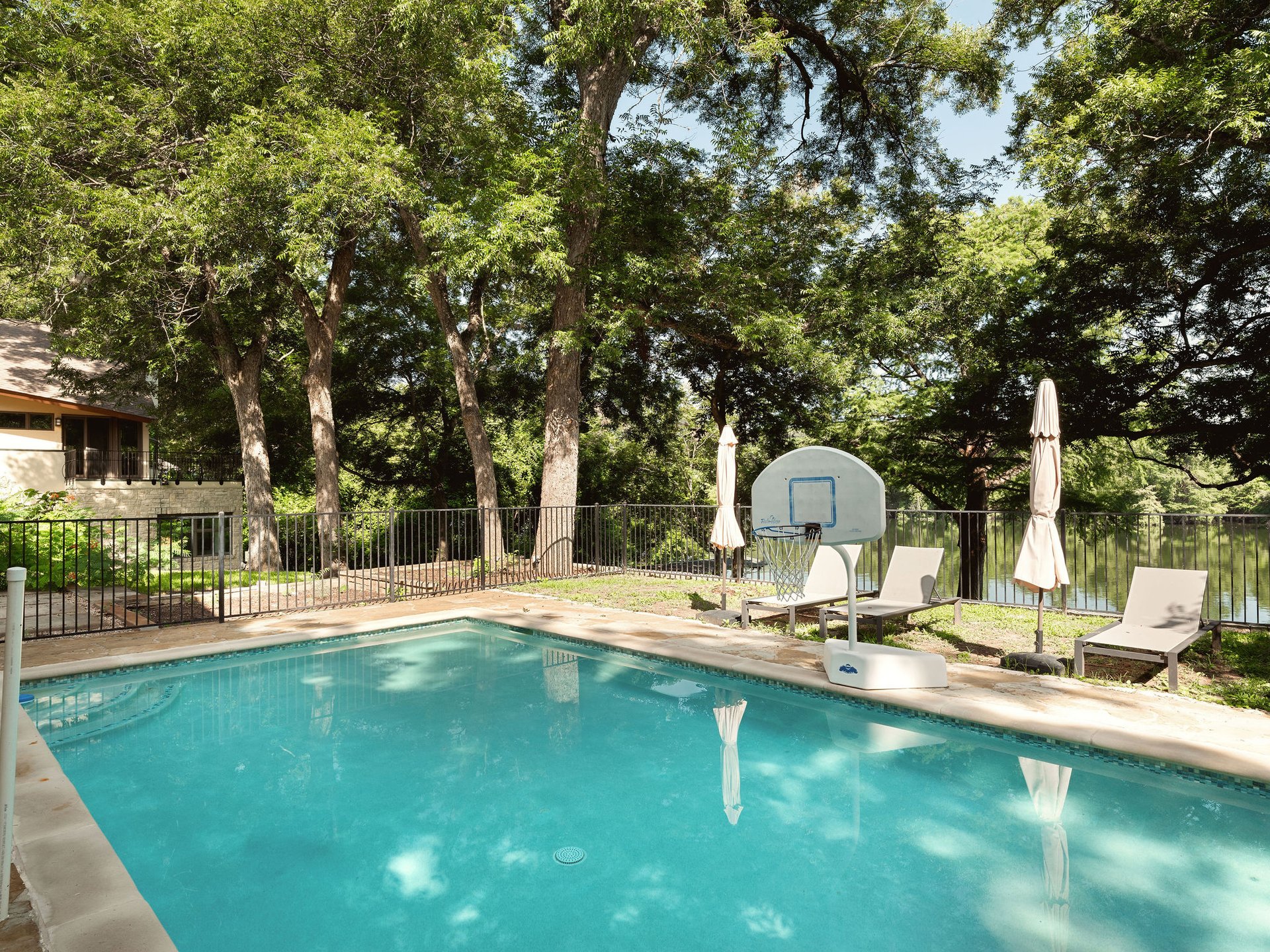 1210 Bruton Springs Rd