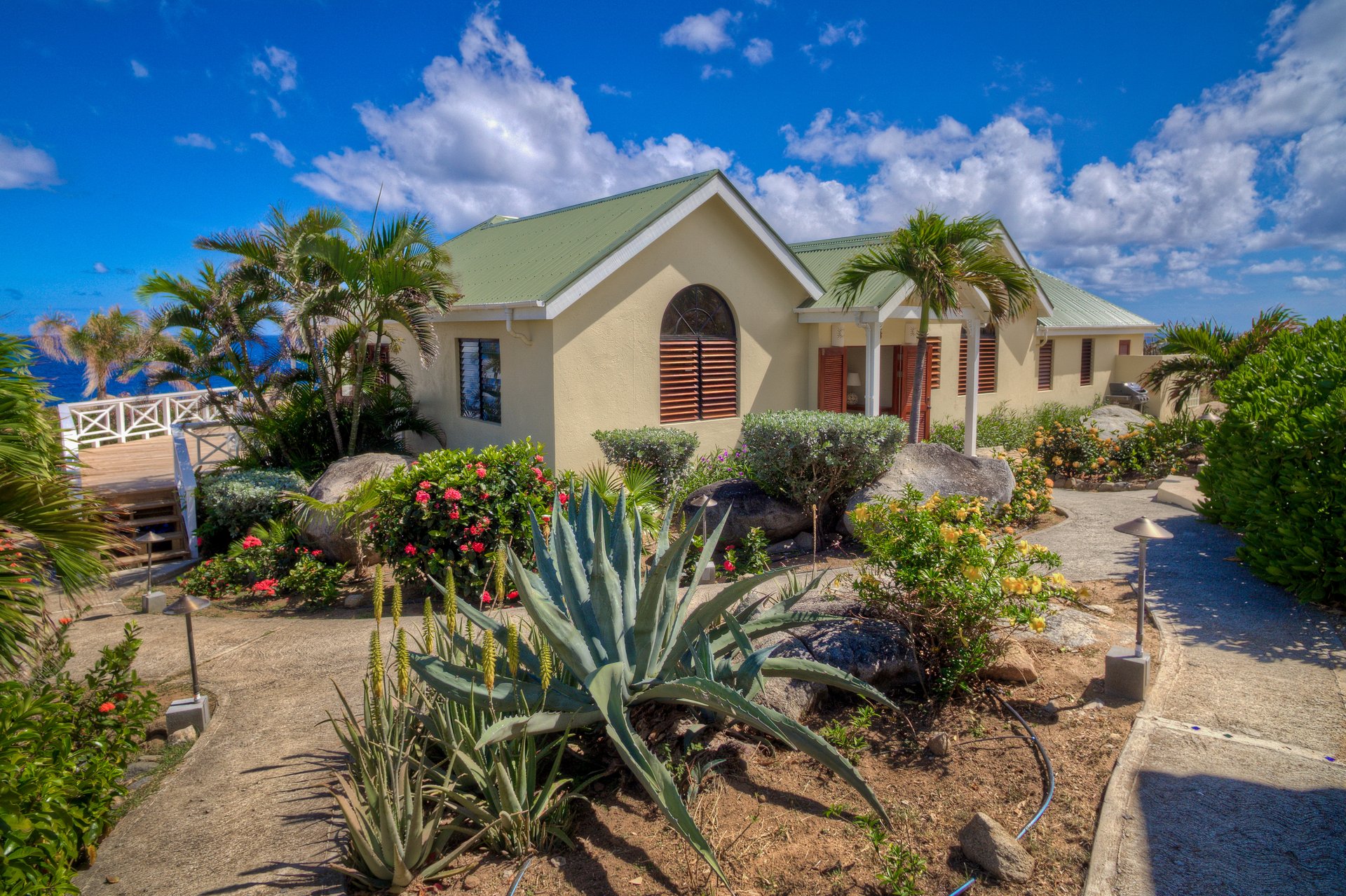 La Cachette Villa and Guest House