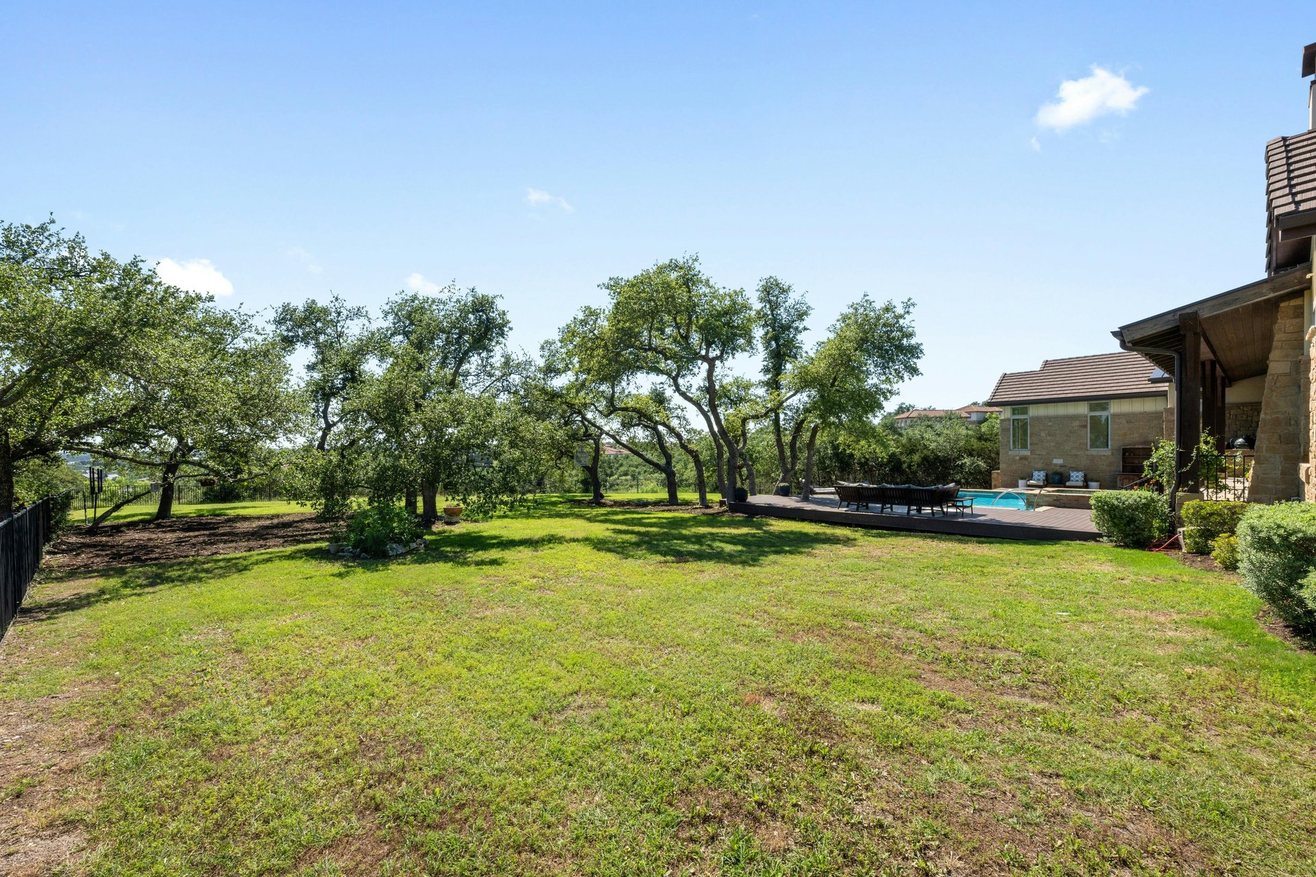 8024 Carlton Ridge