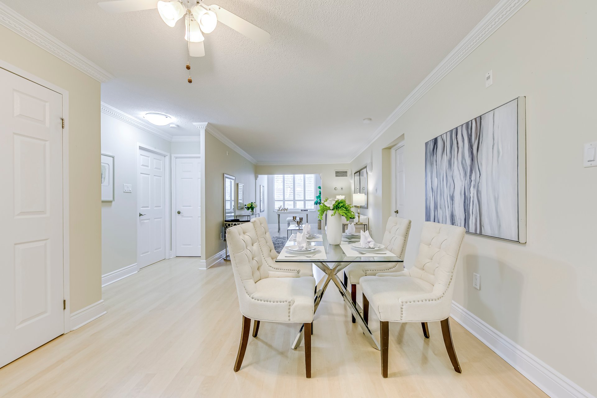 185 Robinson St 205
