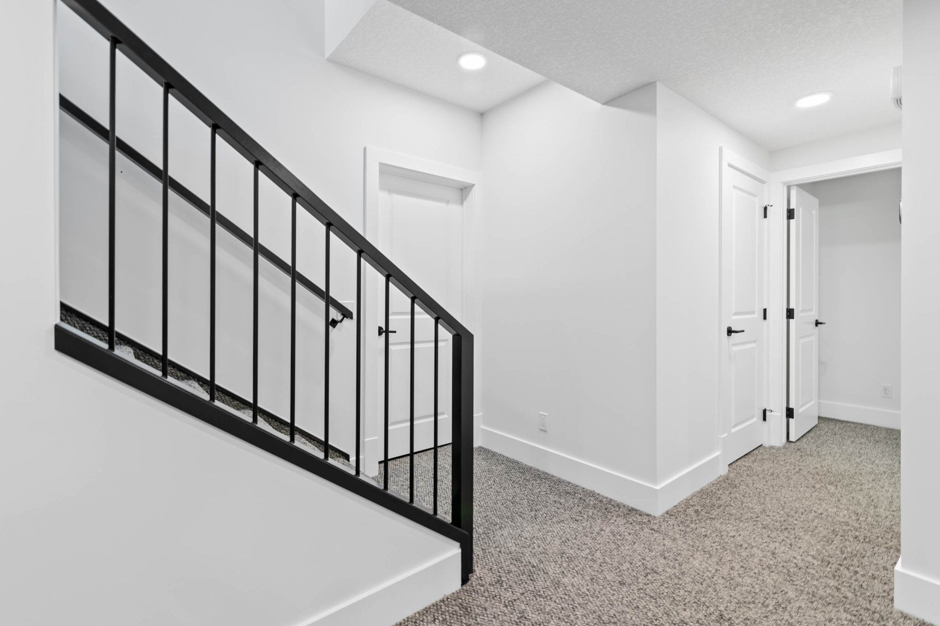 227 Calais Drive SW