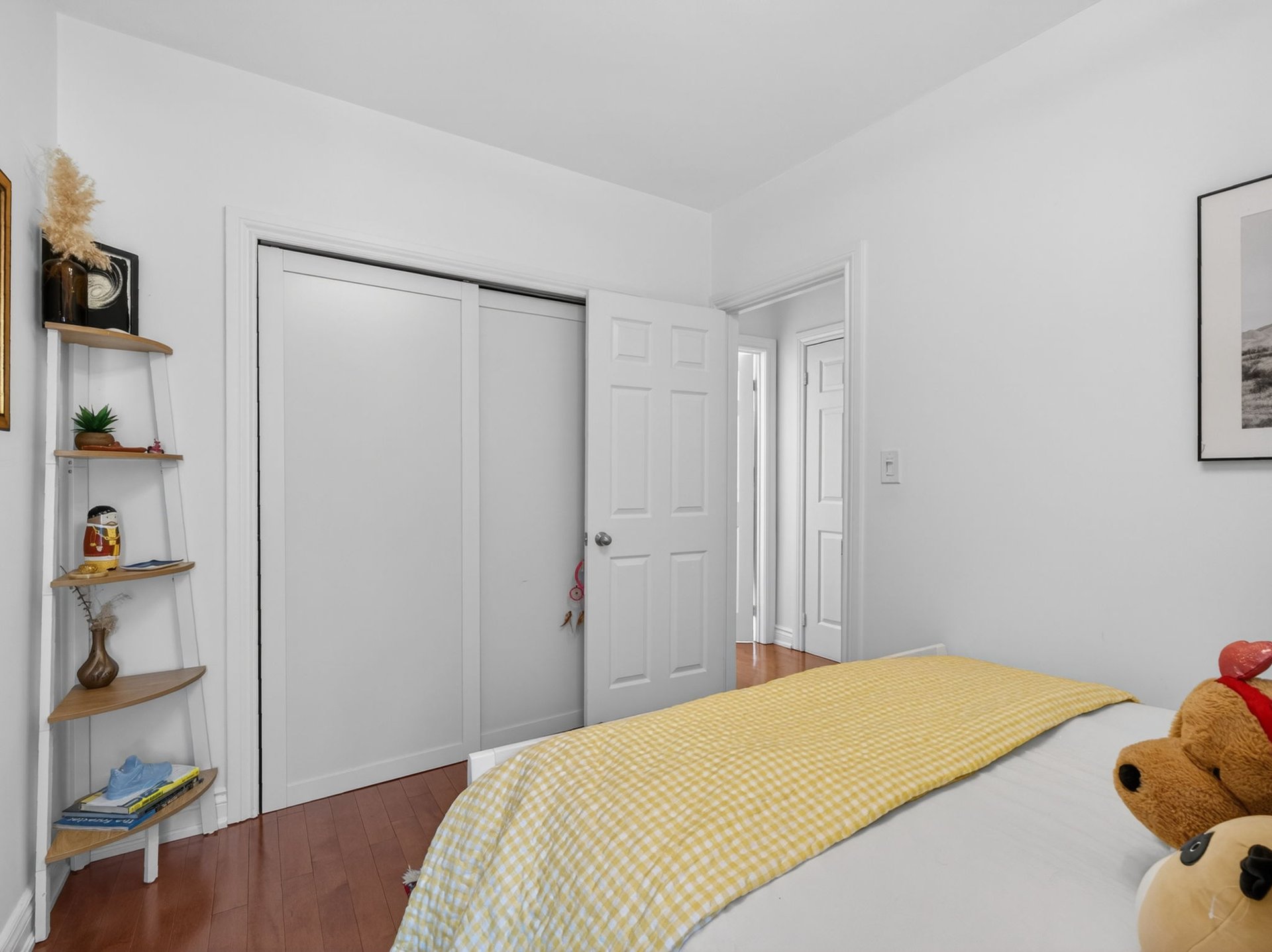 SOLD: Vibrant Corso Italia