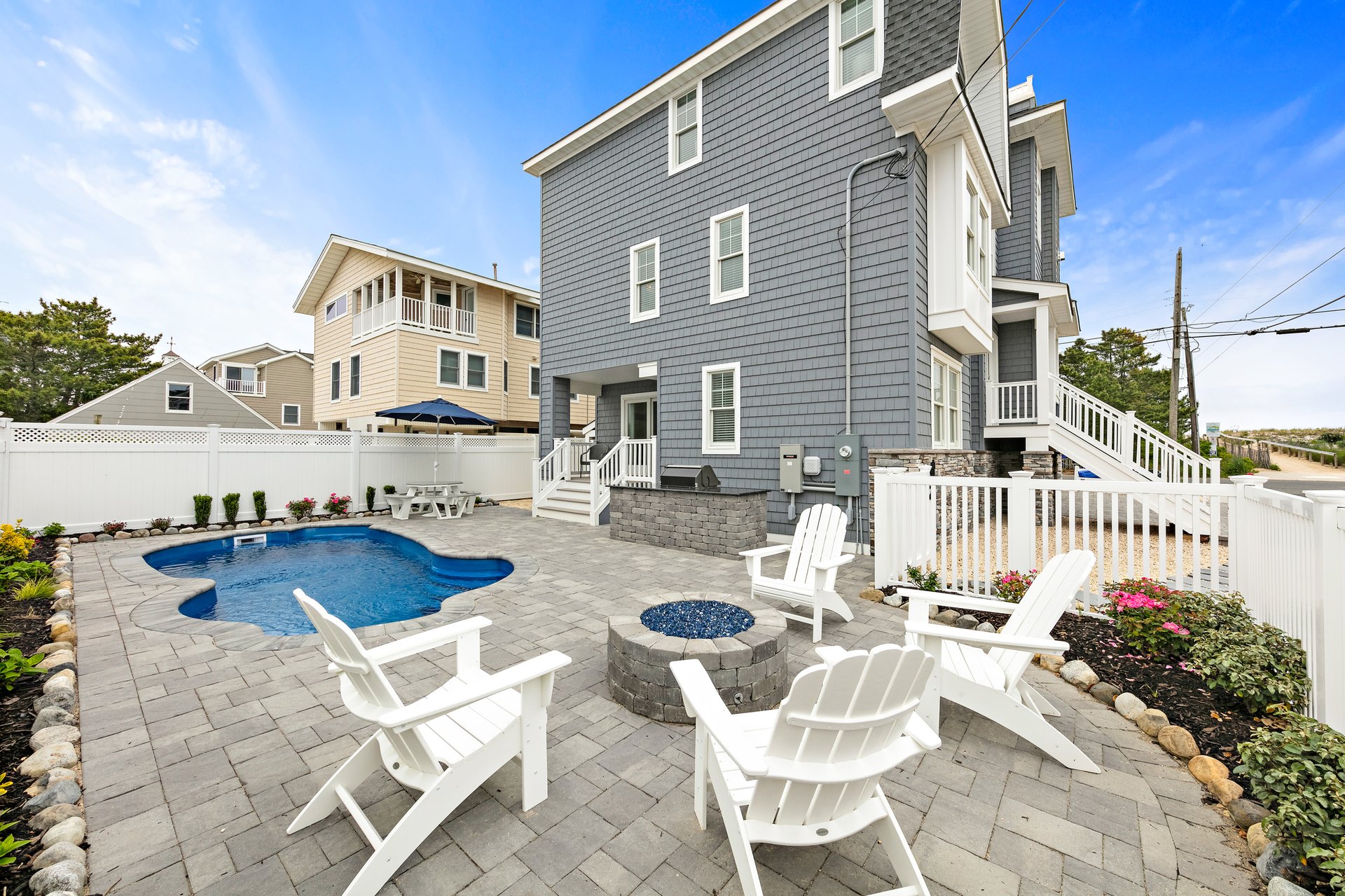 27 E Harmony Ave