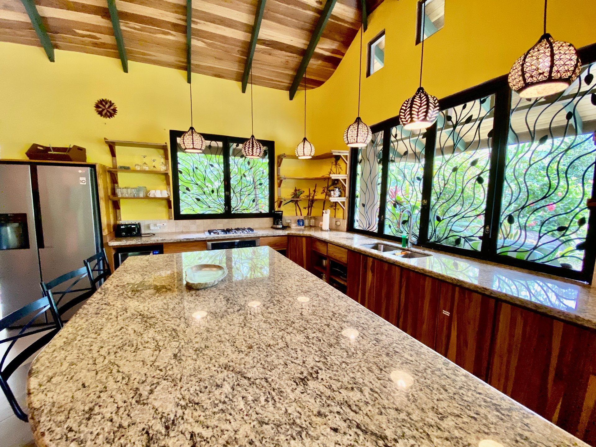 Charming 2-Bedroom Villa on 5 Acres with Creek Access and Income Potential