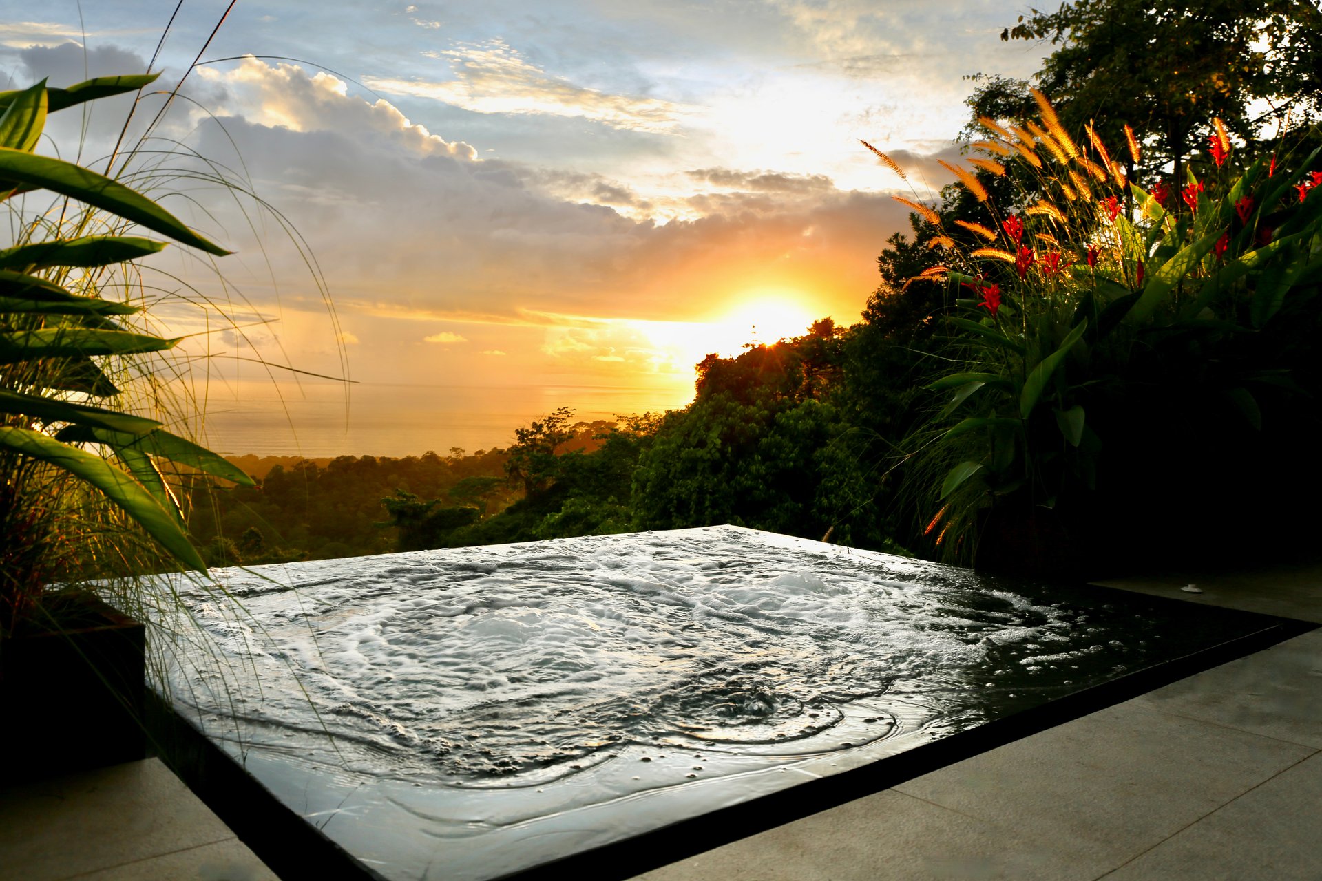 Uvita Black House
