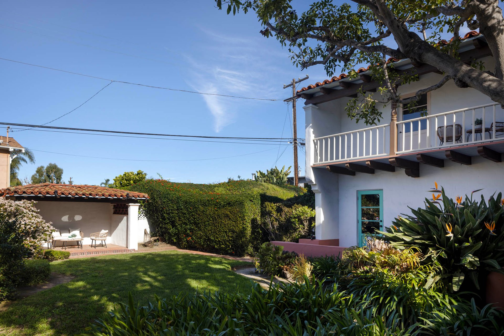 212 W Avenida Valencia