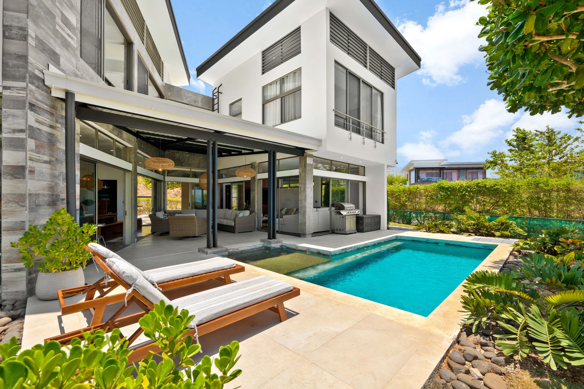 Casa Hijau | Modern Ocean-View Surf Home in Marbella