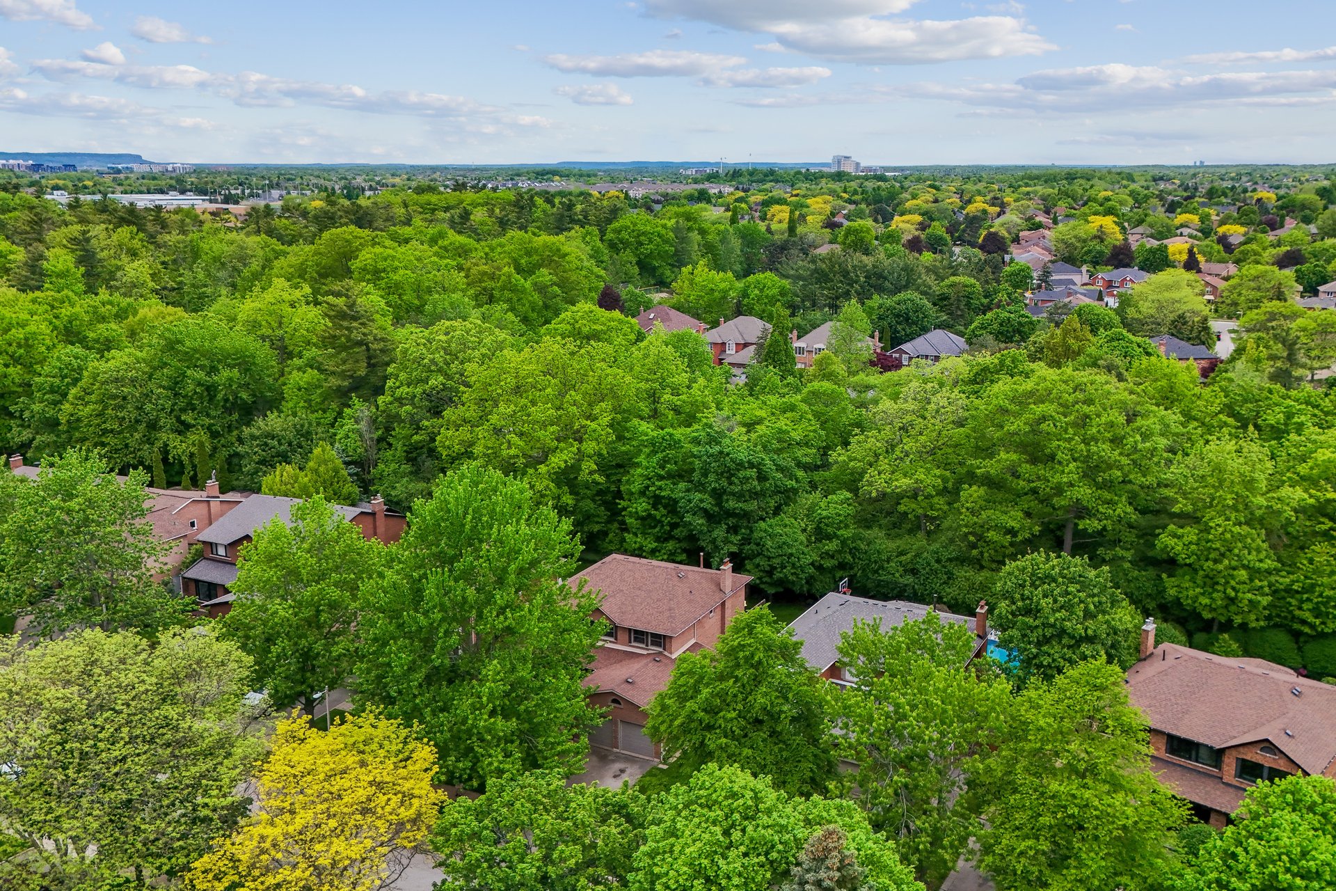 Unbeatable location in Glen Abbey!