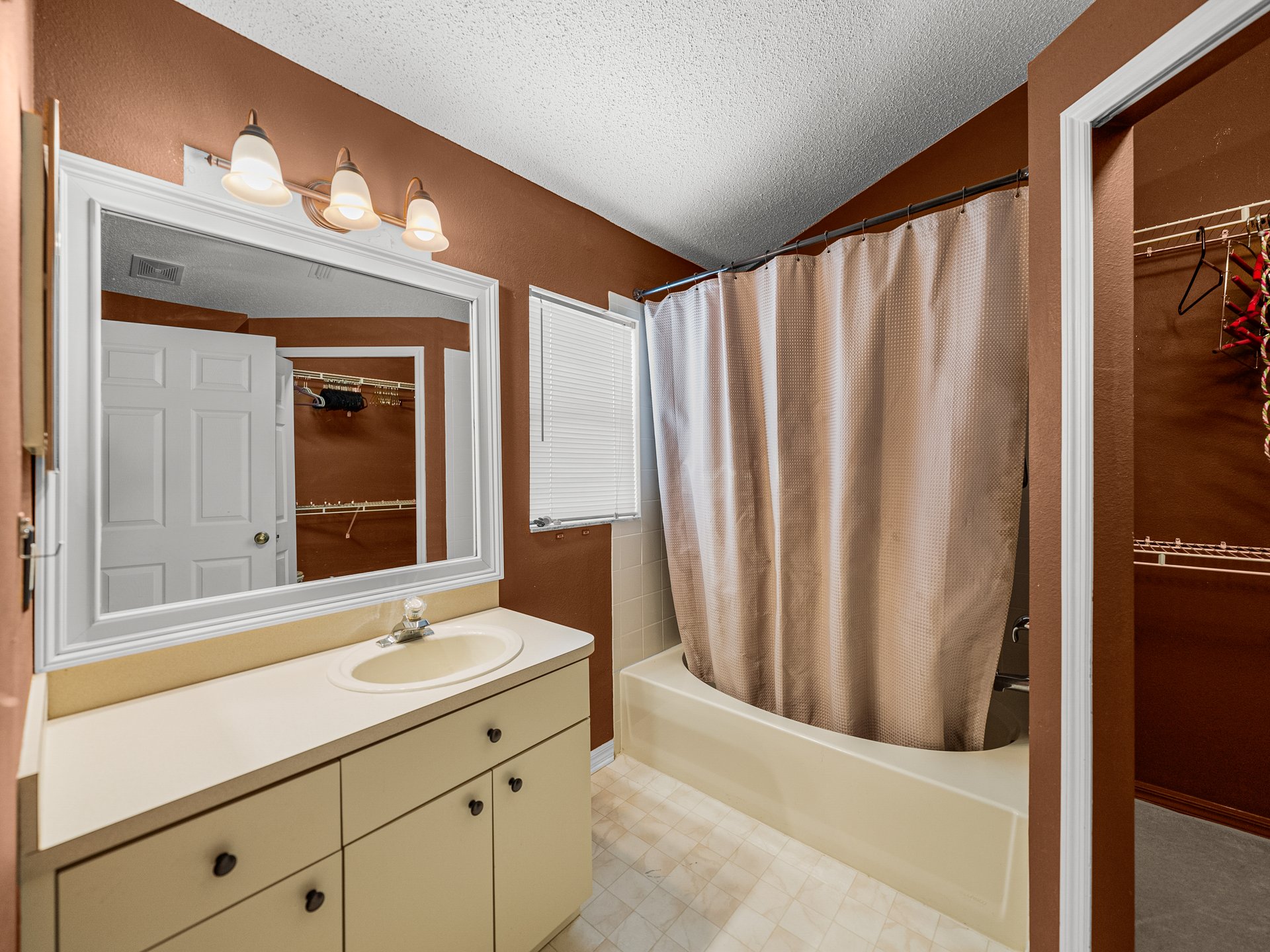 22829 SAINT THOMAS CIR