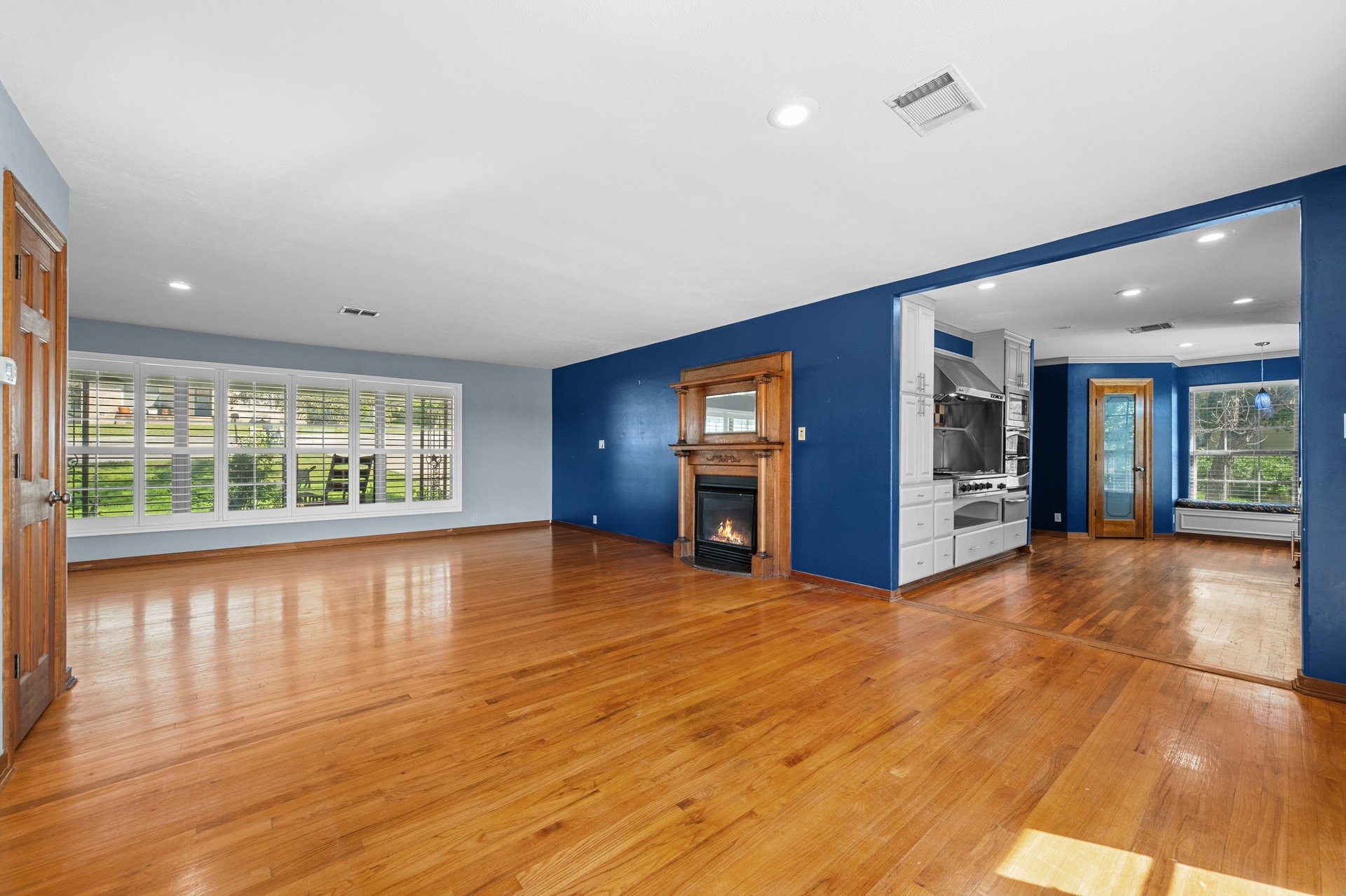 401 Crestview Drive and 309 Cliff Circle