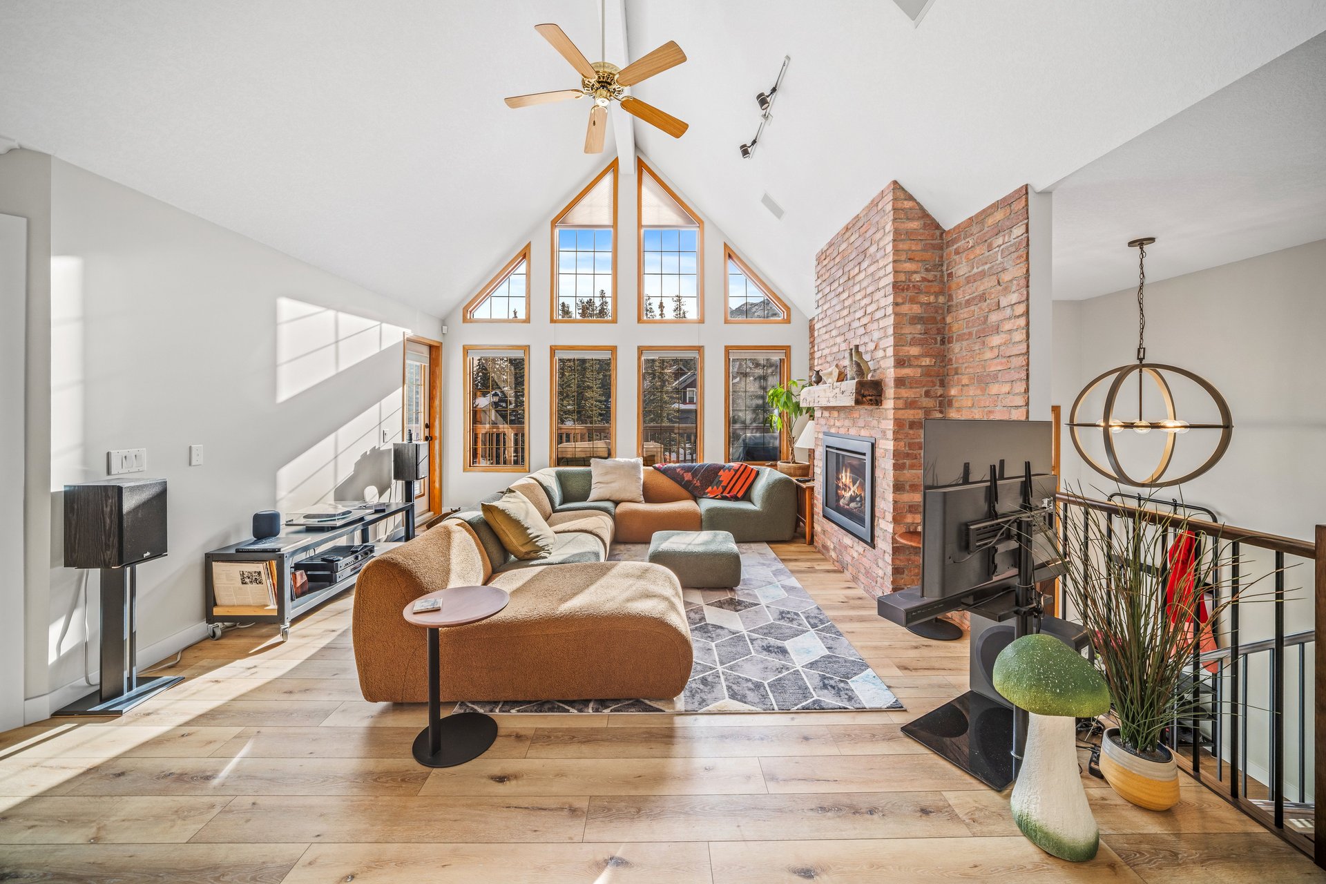 108 Lougheed Circle