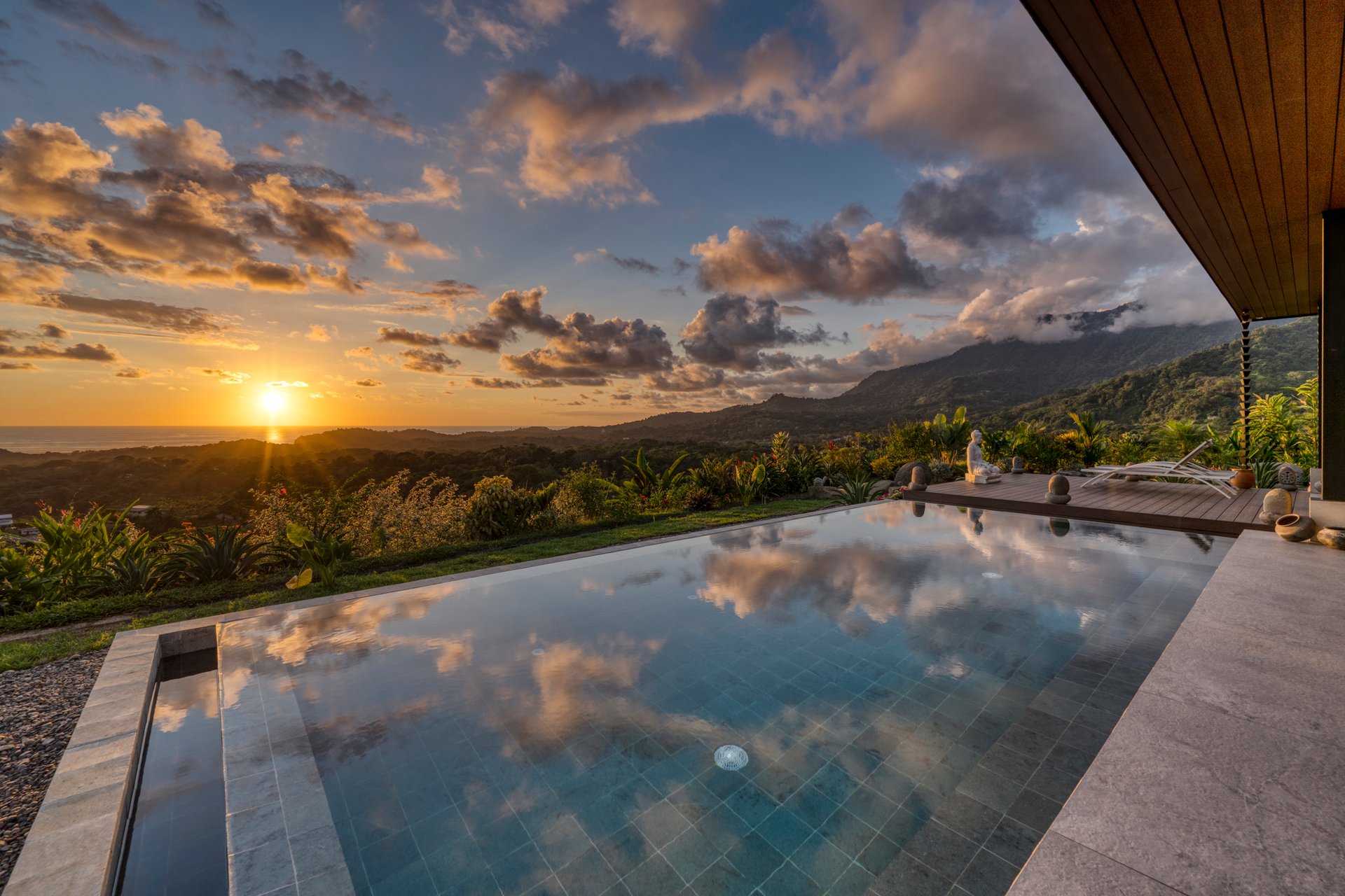 Casa Karuna | Sunset Estate Overlooking the Pacific in Ojochal