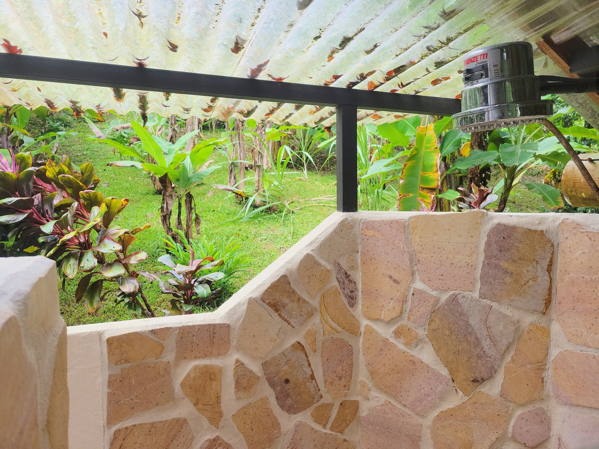 CASCADA ELYSIANA – ECO-RETREAT WITH HUGE WATERFALL