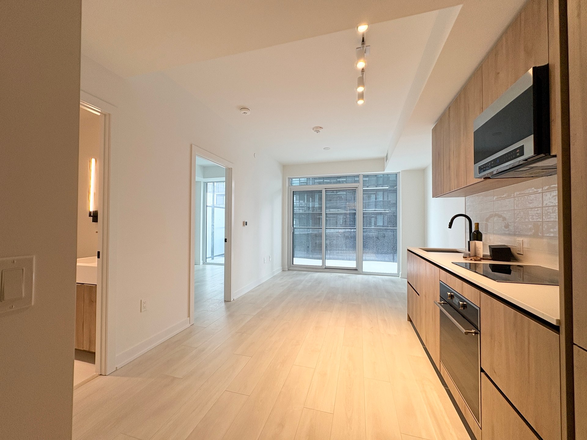 117 Broadway Ave W Unit: 2401