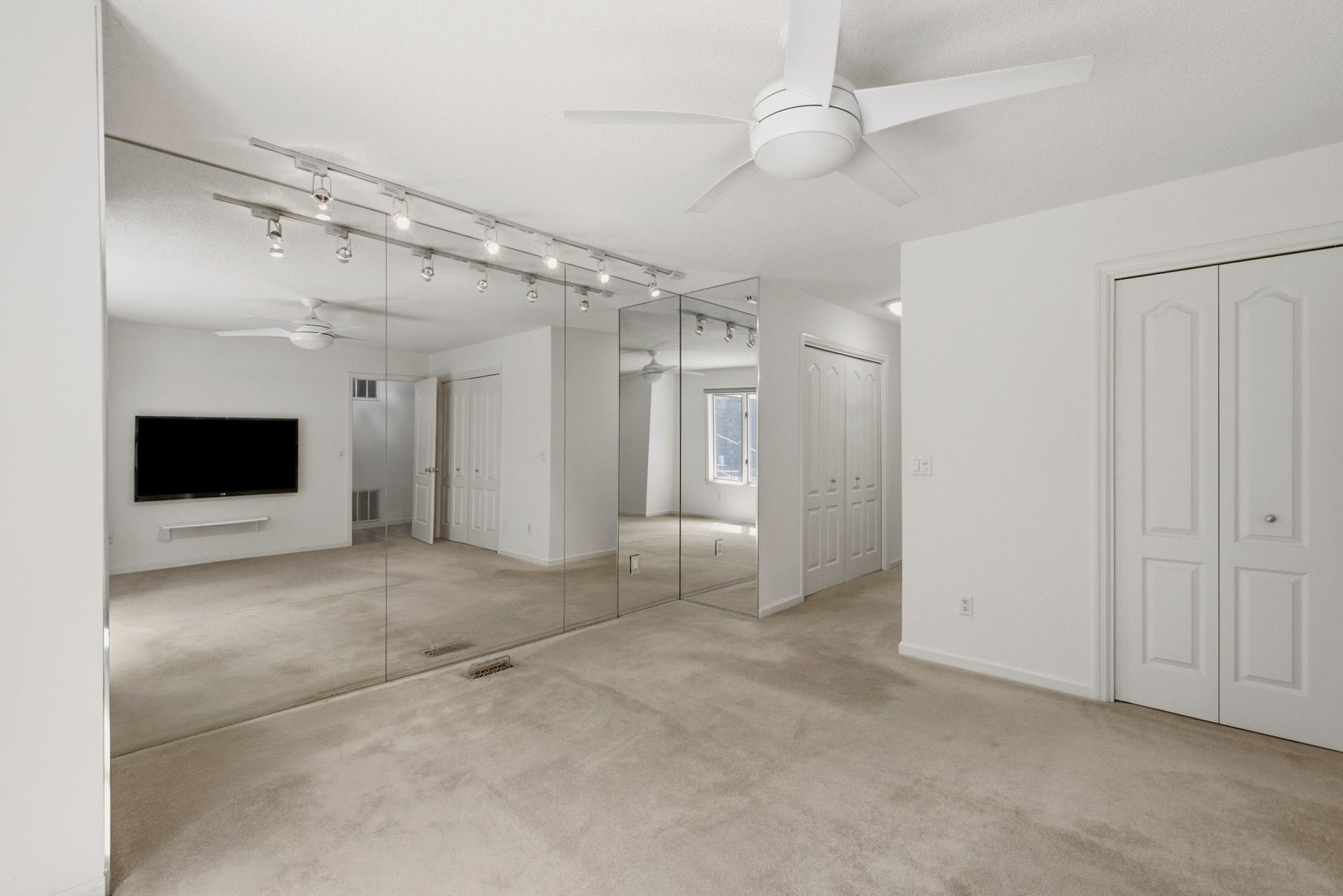 44 Riverview Condo