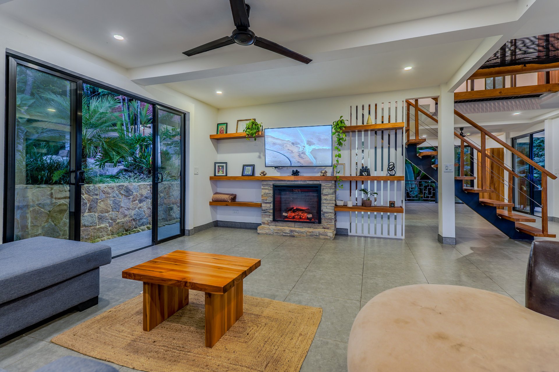 Casa La Roca, Whale's Tail 3 Bedroom Home In Uvita!