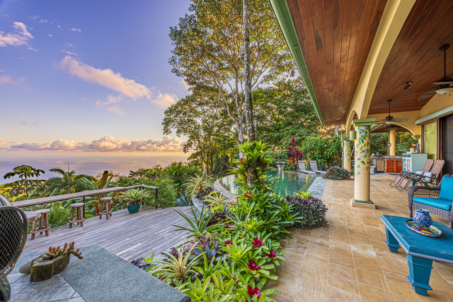 Costa Verde Estates Oceanview Home with Guest House