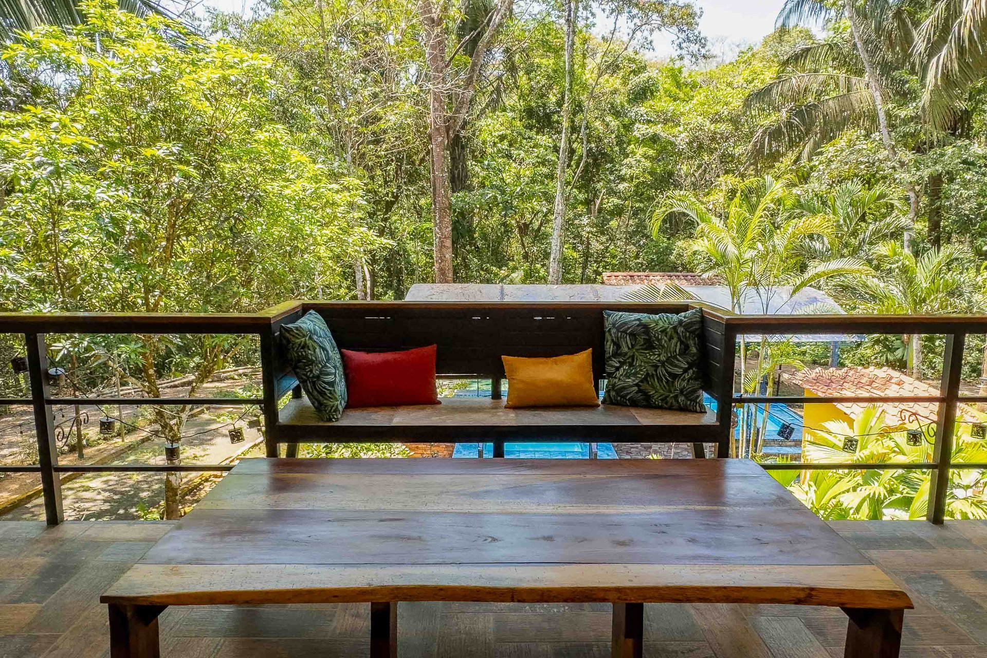 Tropical 3-bedroom home in gated community Manuel Antonio, Perfect rental!