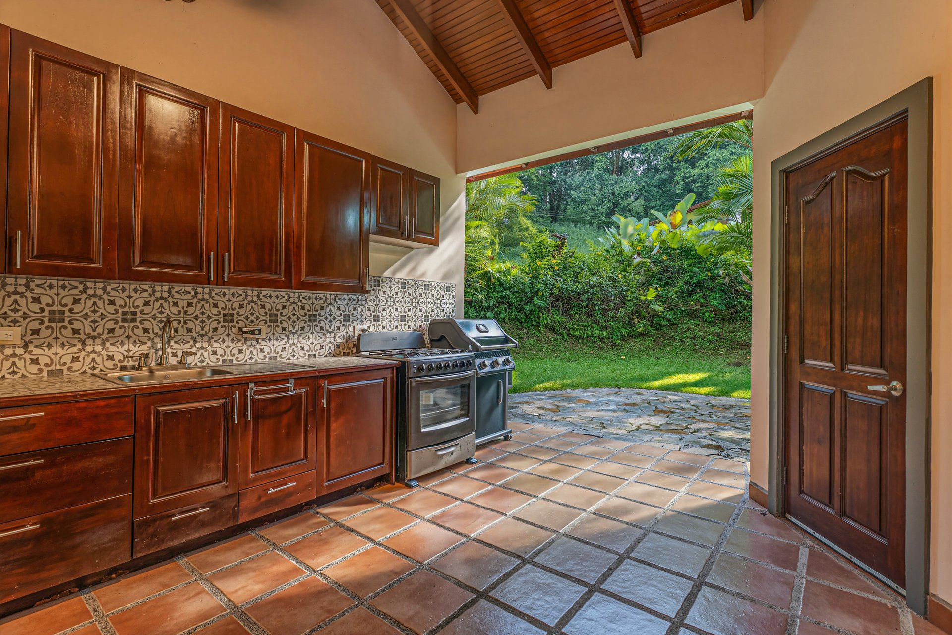 Ojochal Tropical Retreat | 4 Ensuite Bedrooms, Pool & Outdoor Living
