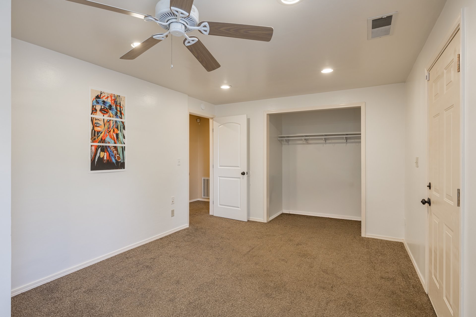 4611 Hillwood Dr
