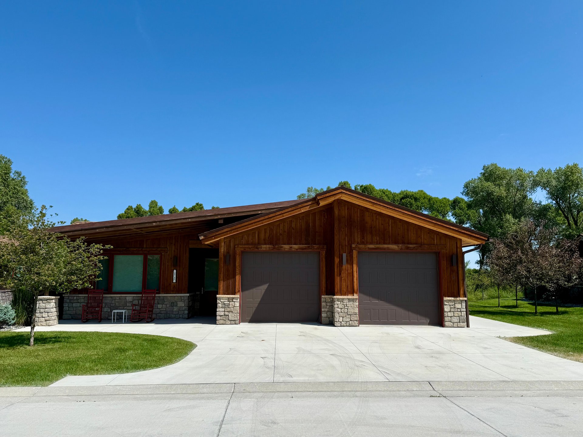 11 Creekside Lane