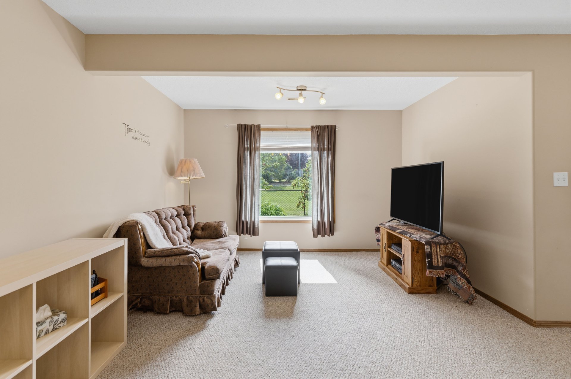 499 Highland Close
