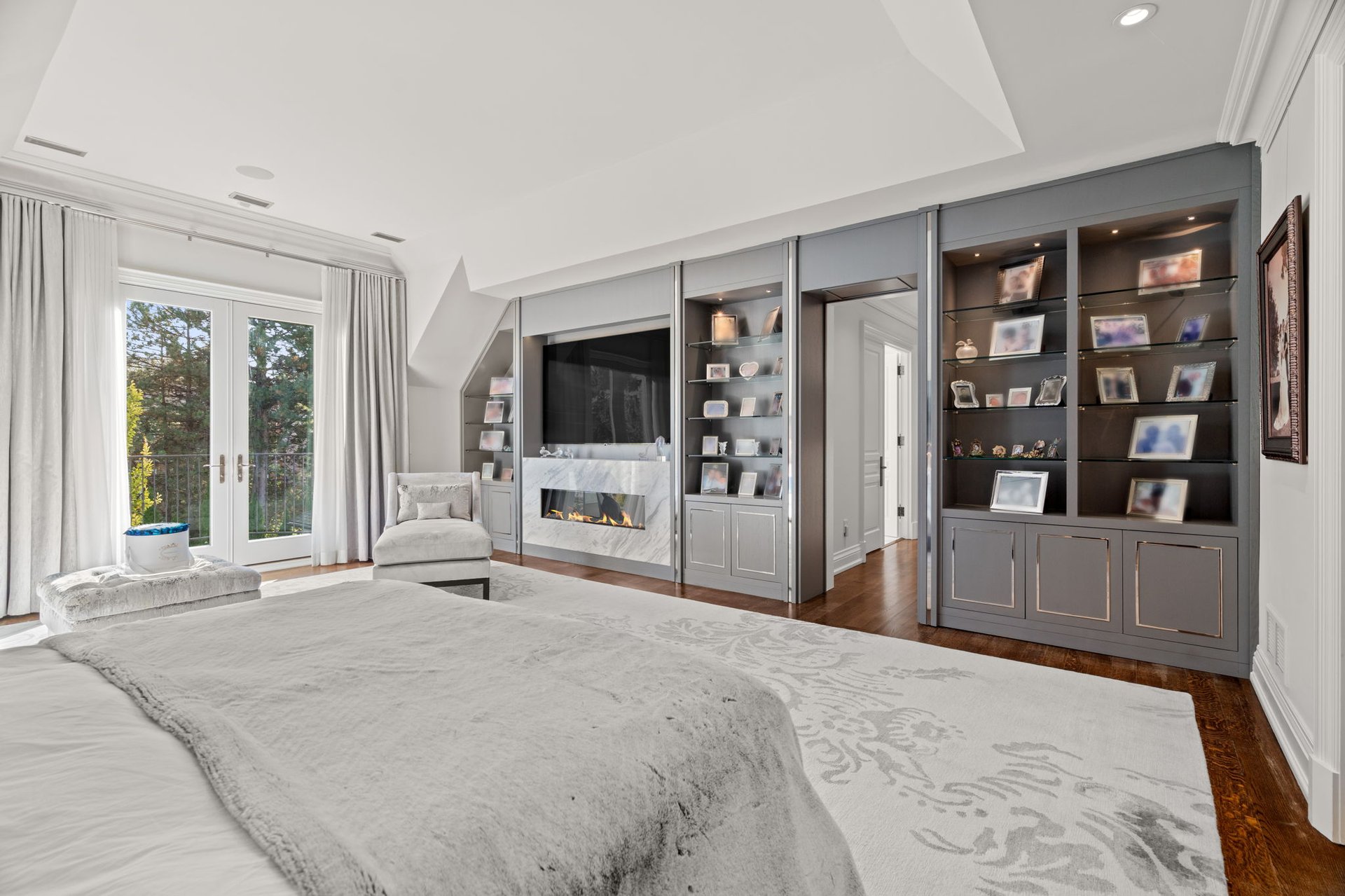 Opulent Elegance