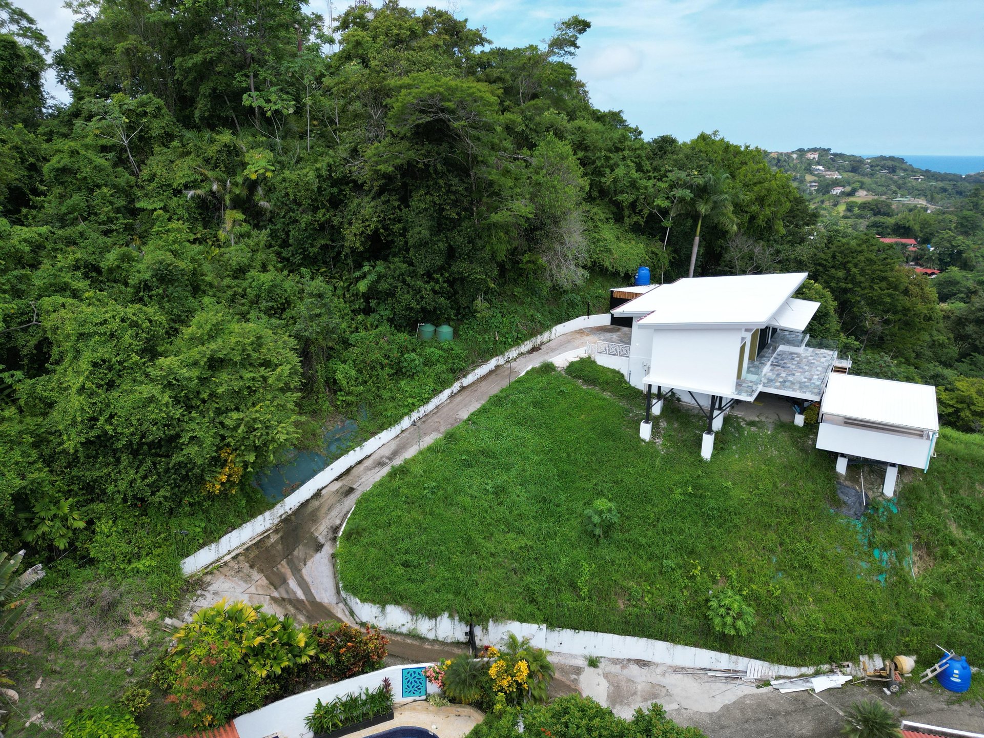 Modern Elegance Meets Incomparable Views, 3BDR&3Baths Home