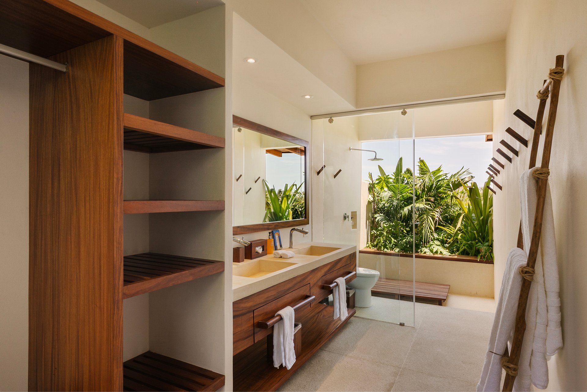 Marea Beachfront Casa VR6