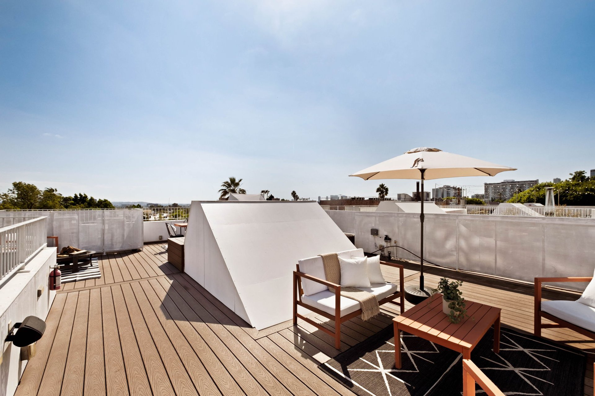 1253 N Sweetzer Ave #5, West Hollywood