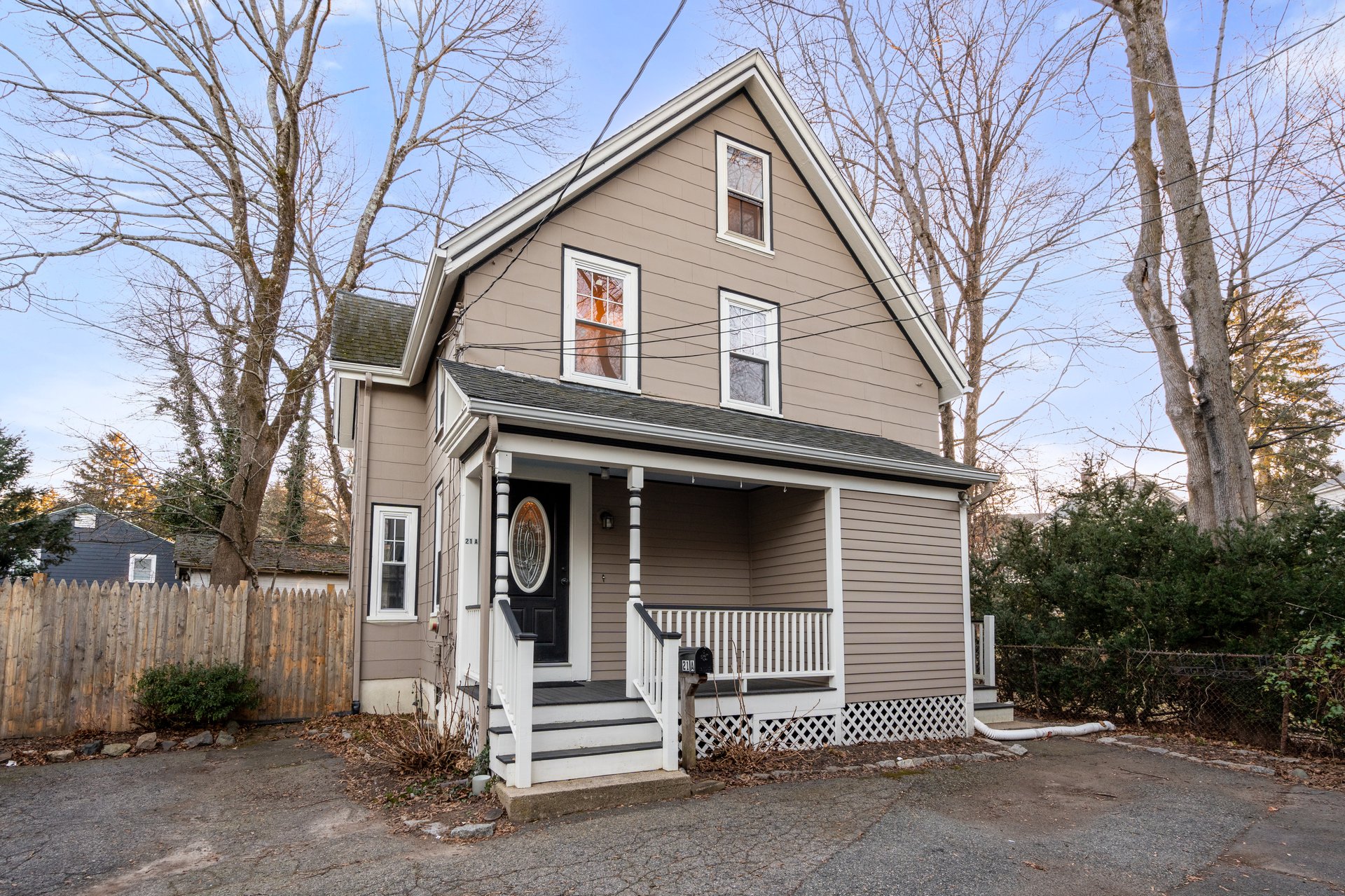 21A School St