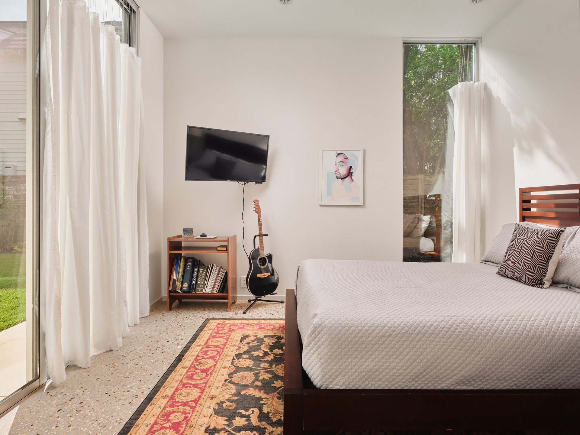 419 W Johanna St