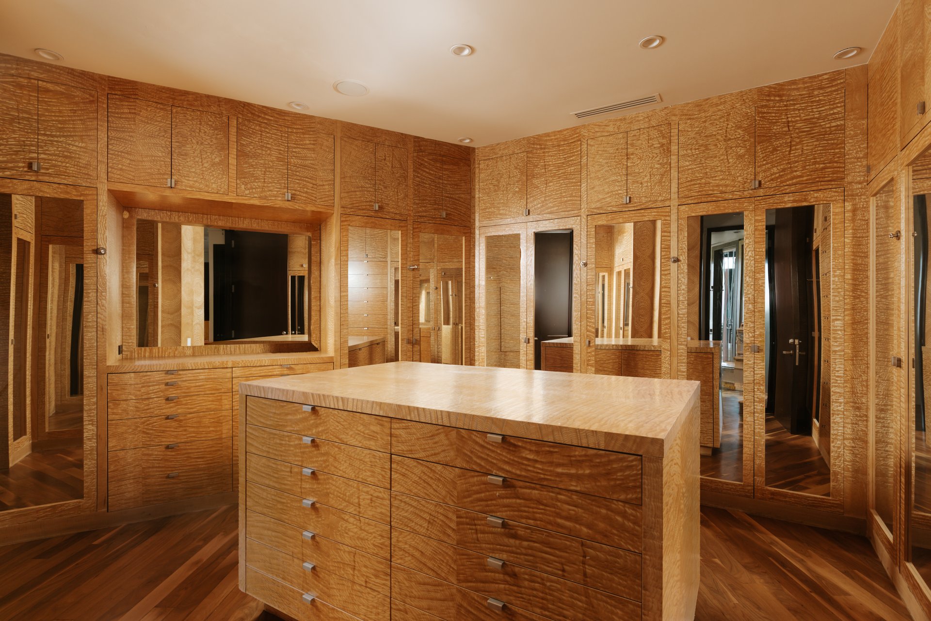 1111 Bel Air Pl