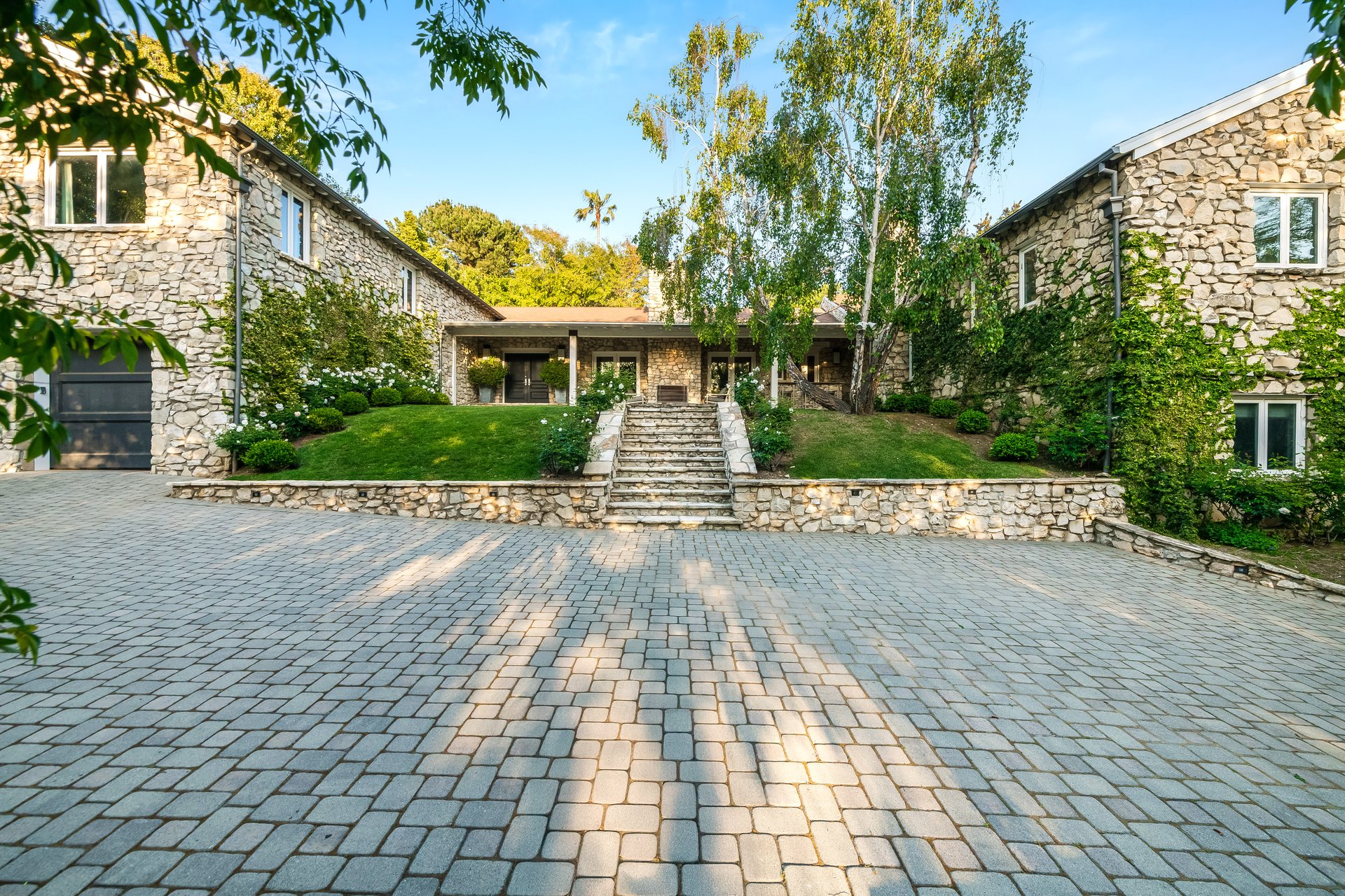 422 Parkwood Dr