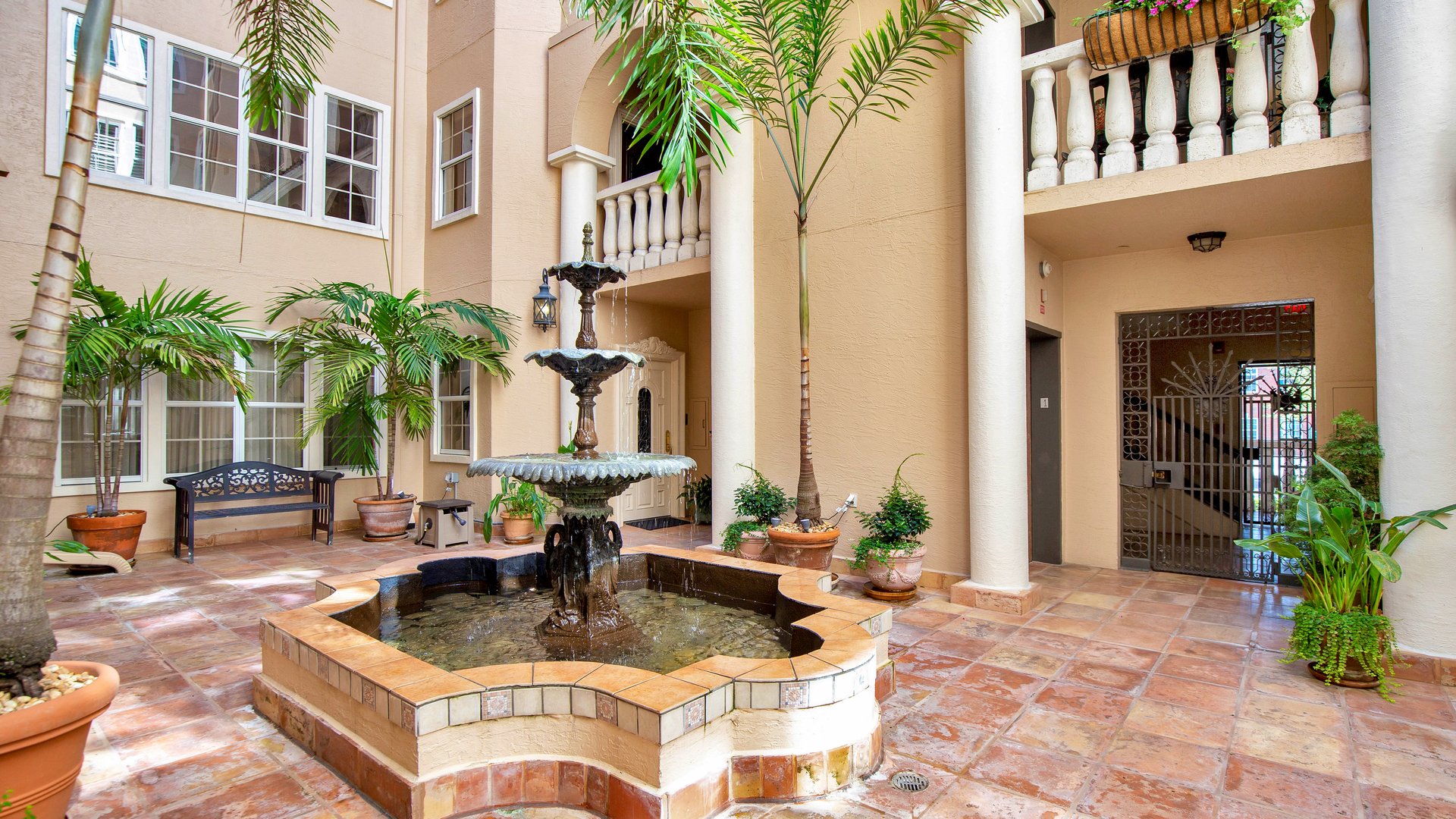 147 S Interlachen Ave Unit 301