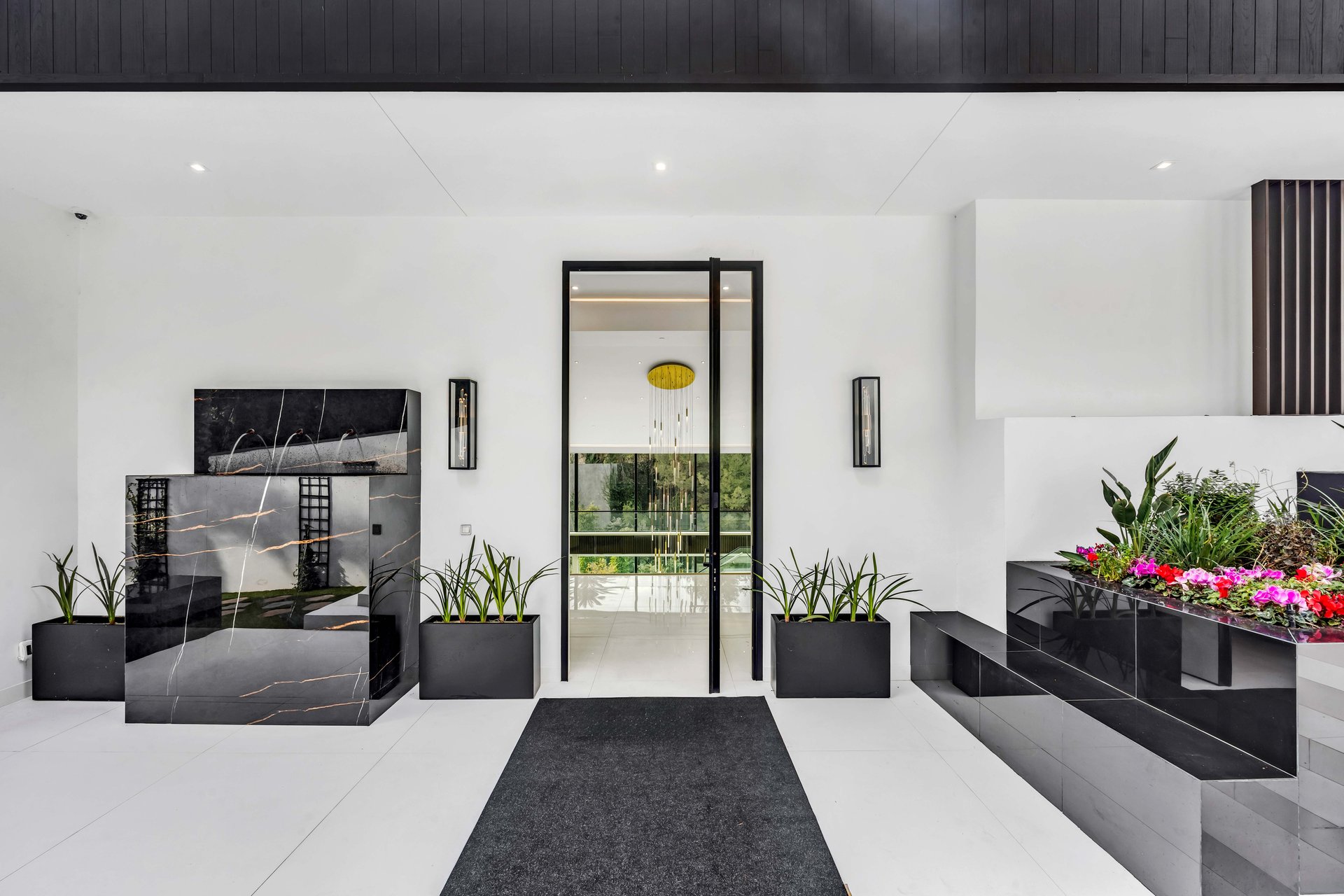 677 Nimes Road